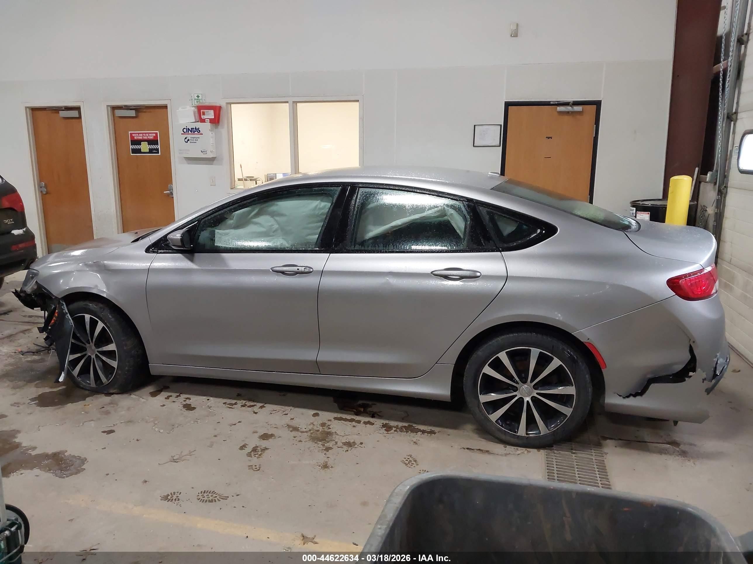 2015 Chrysler 200 S Silver vin: 1C3CCCBB3FN649523