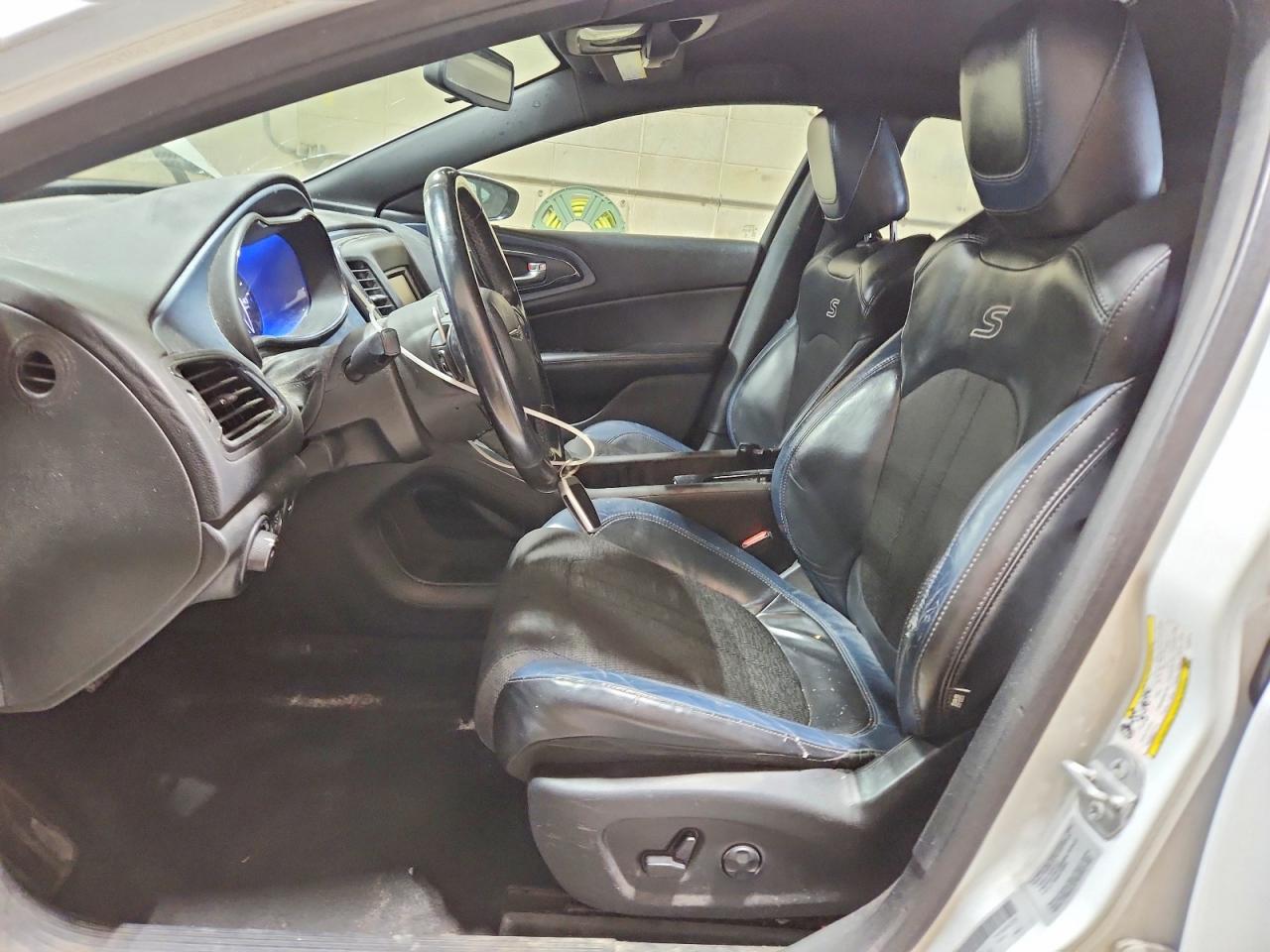 2015 Chrysler 200 S White vin: 1C3CCCBB4FN539578