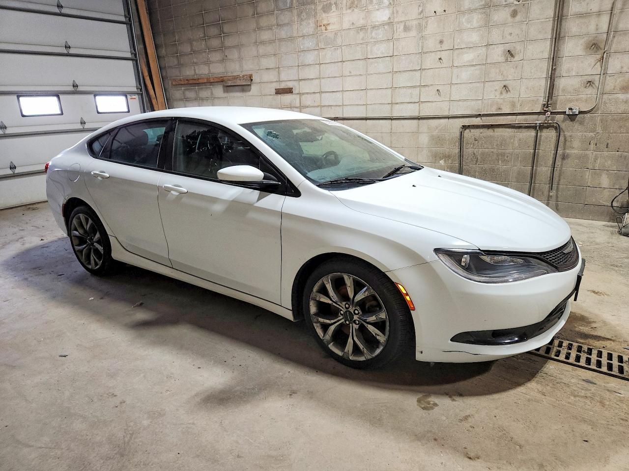 2015 Chrysler 200 S White vin: 1C3CCCBB4FN539578