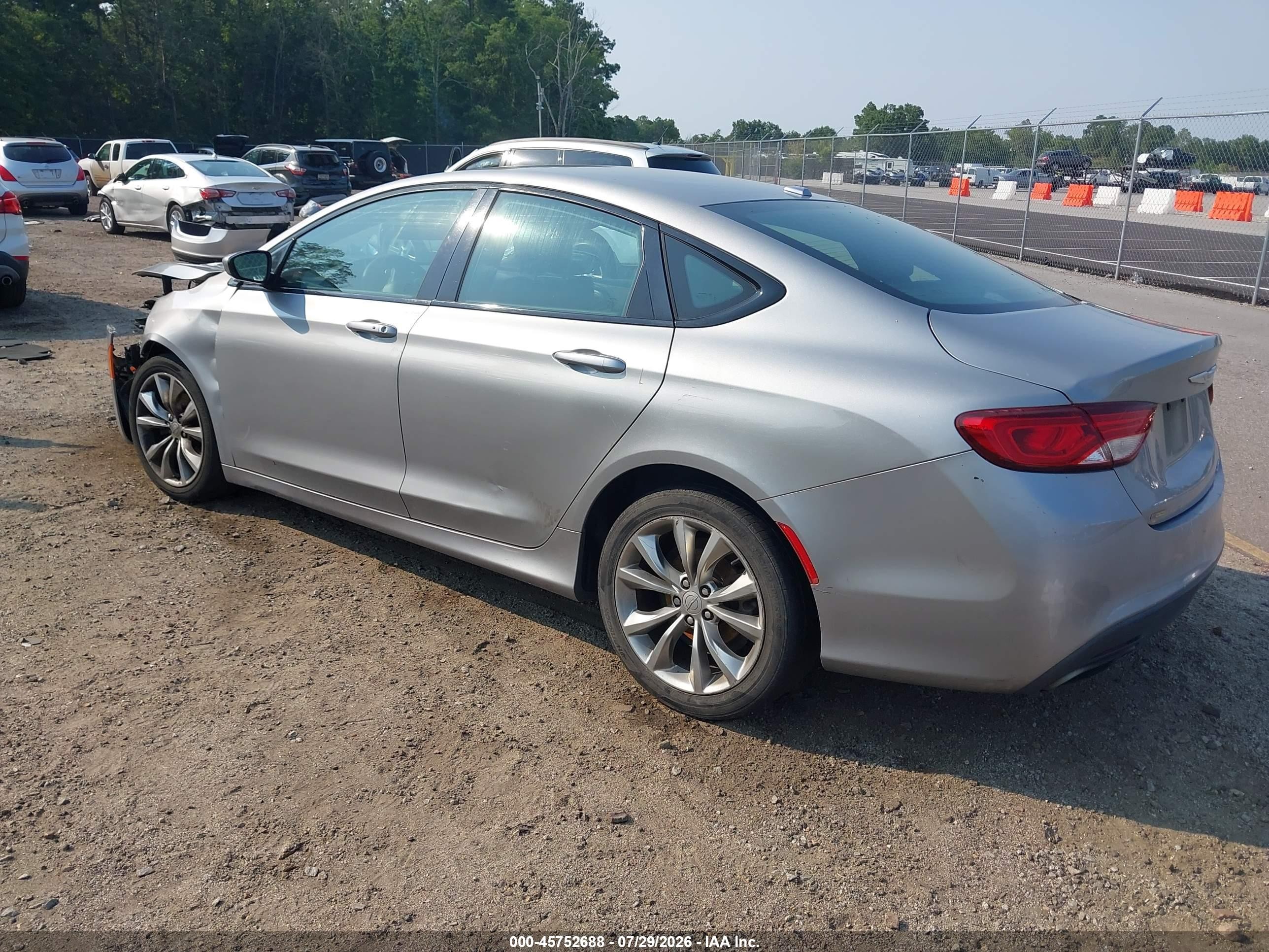 2015 Chrysler 200 S Серебряный vin: 1C3CCCBB4FN629376