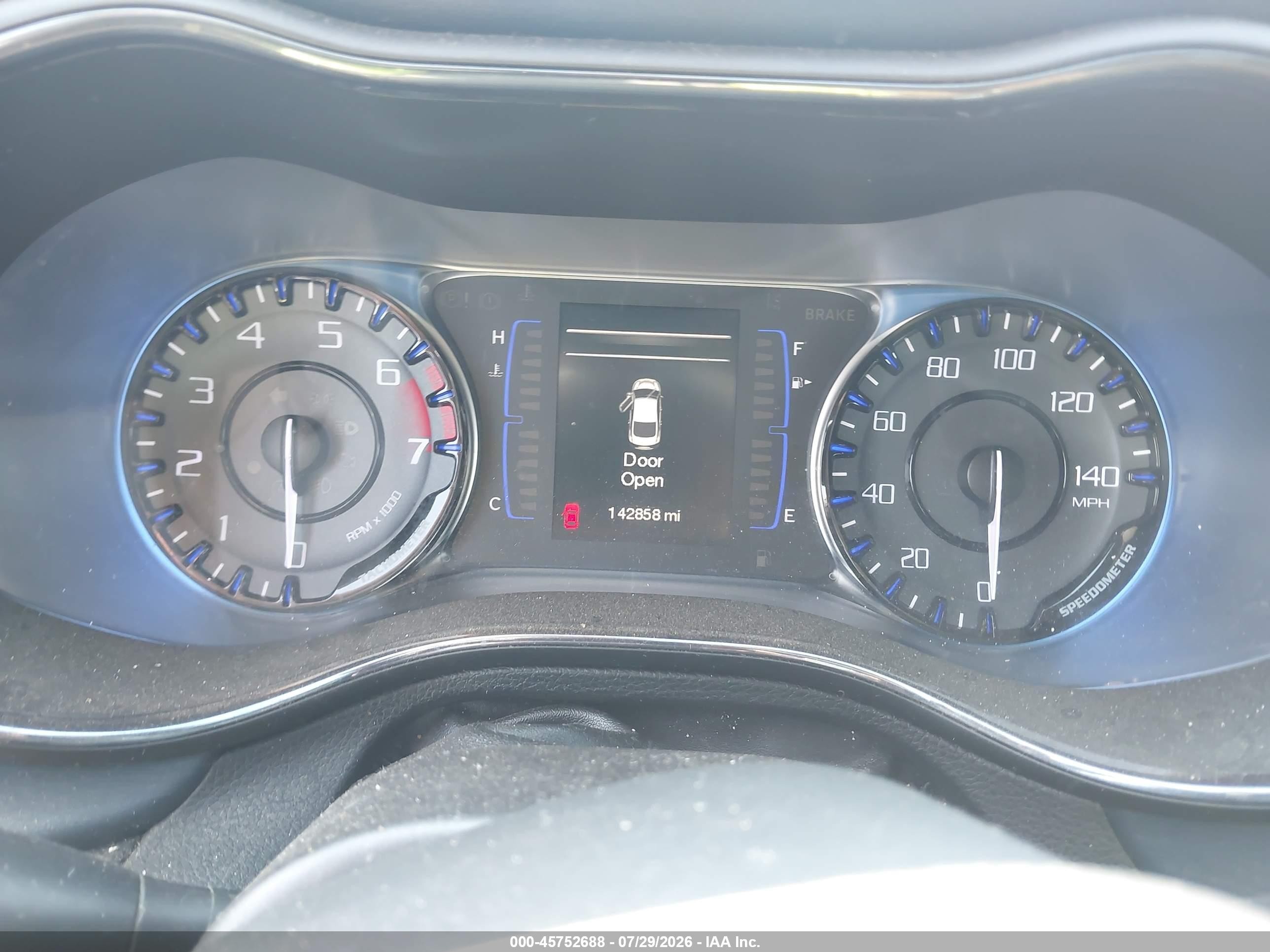 2015 Chrysler 200 S Серебряный vin: 1C3CCCBB4FN629376