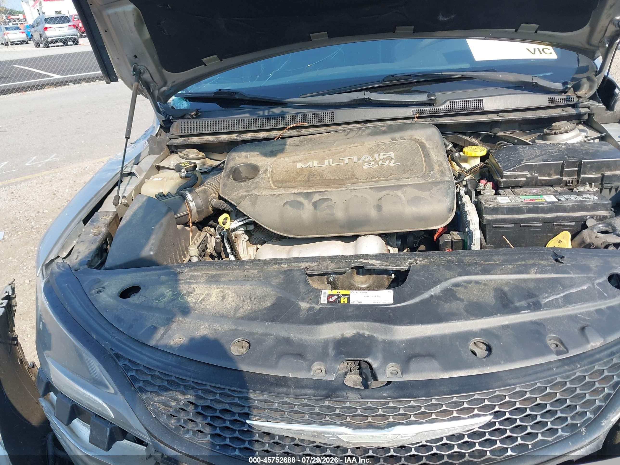 2015 Chrysler 200 S Серебряный vin: 1C3CCCBB4FN629376