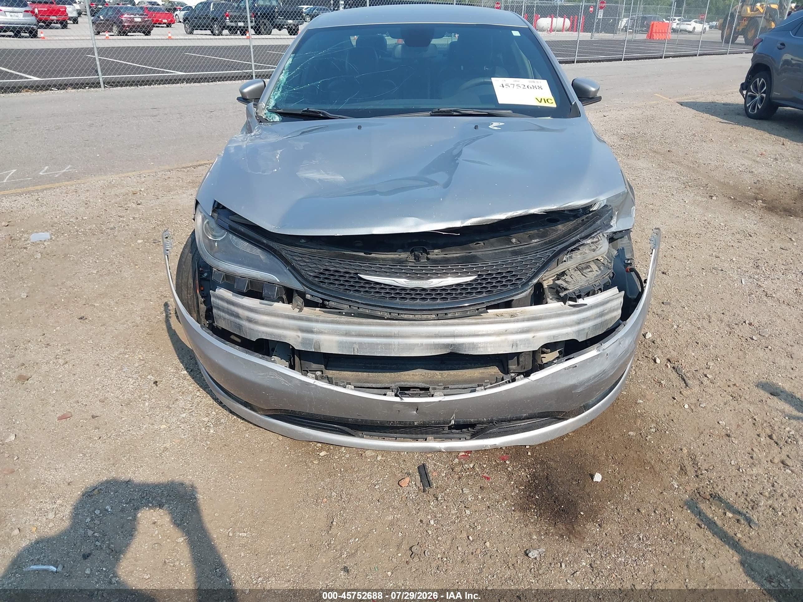2015 Chrysler 200 S Серебряный vin: 1C3CCCBB4FN629376