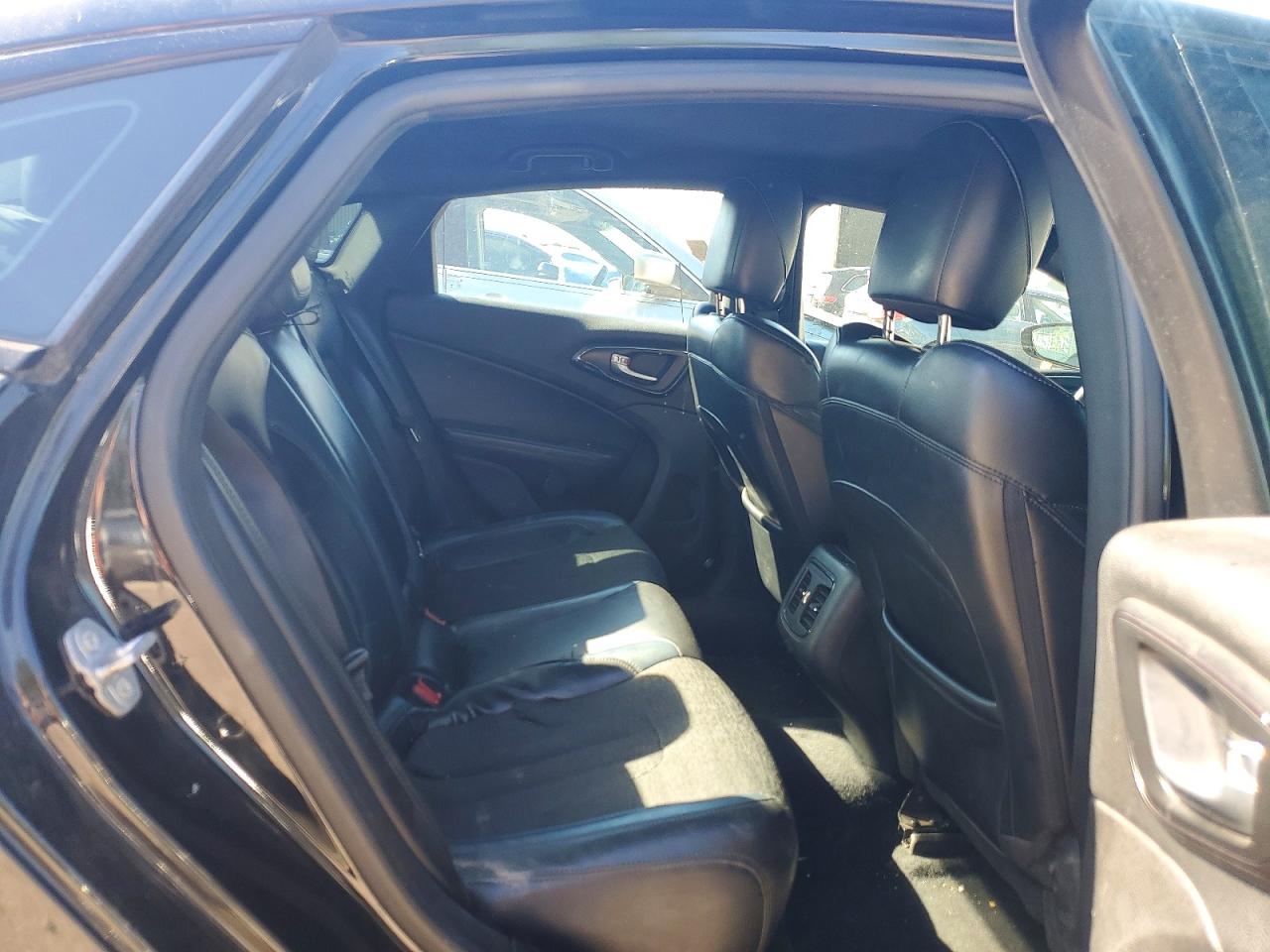 2015 Chrysler 200 S Black vin: 1C3CCCBB4FN674219