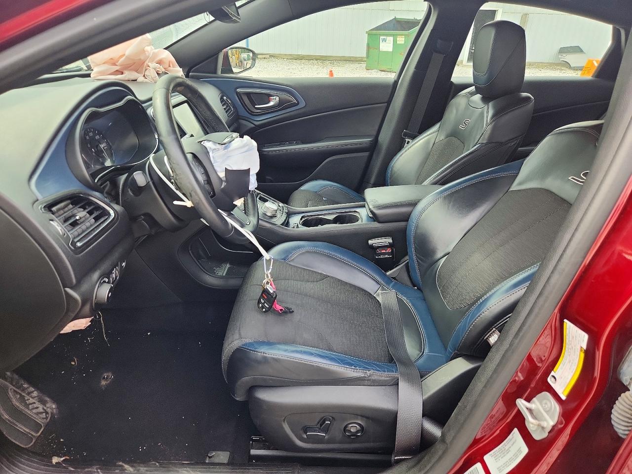 2015 Chrysler 200 S Burgundy vin: 1C3CCCBB4FN677539