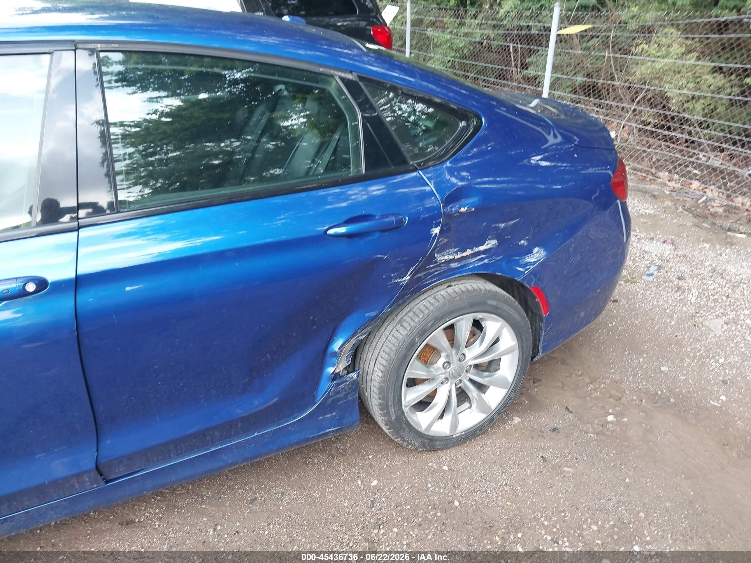 2015 Chrysler 200 S Blue vin: 1C3CCCBB4FN721703