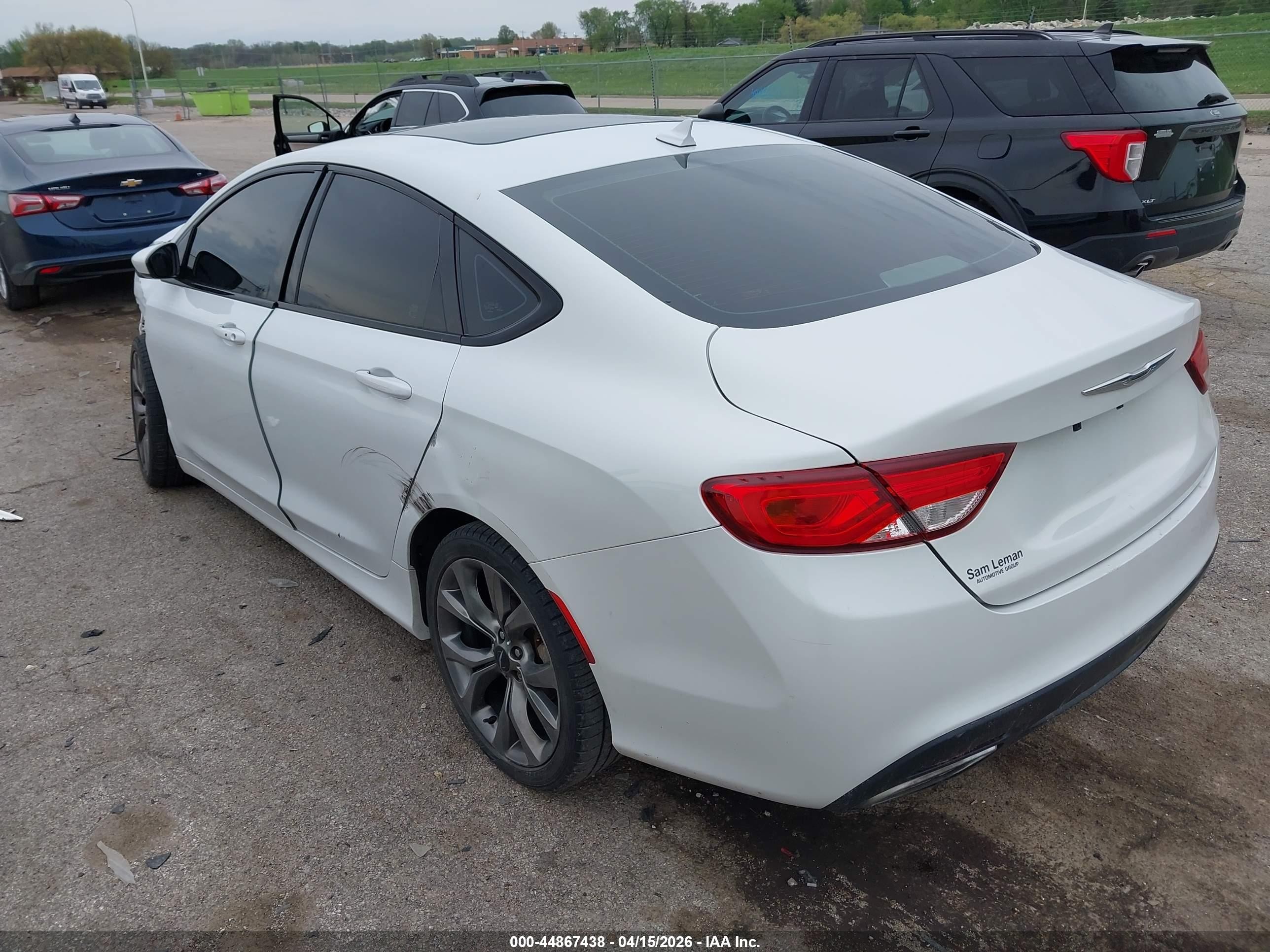 2015 Chrysler 200 S Белый vin: 1C3CCCBB5FN614742