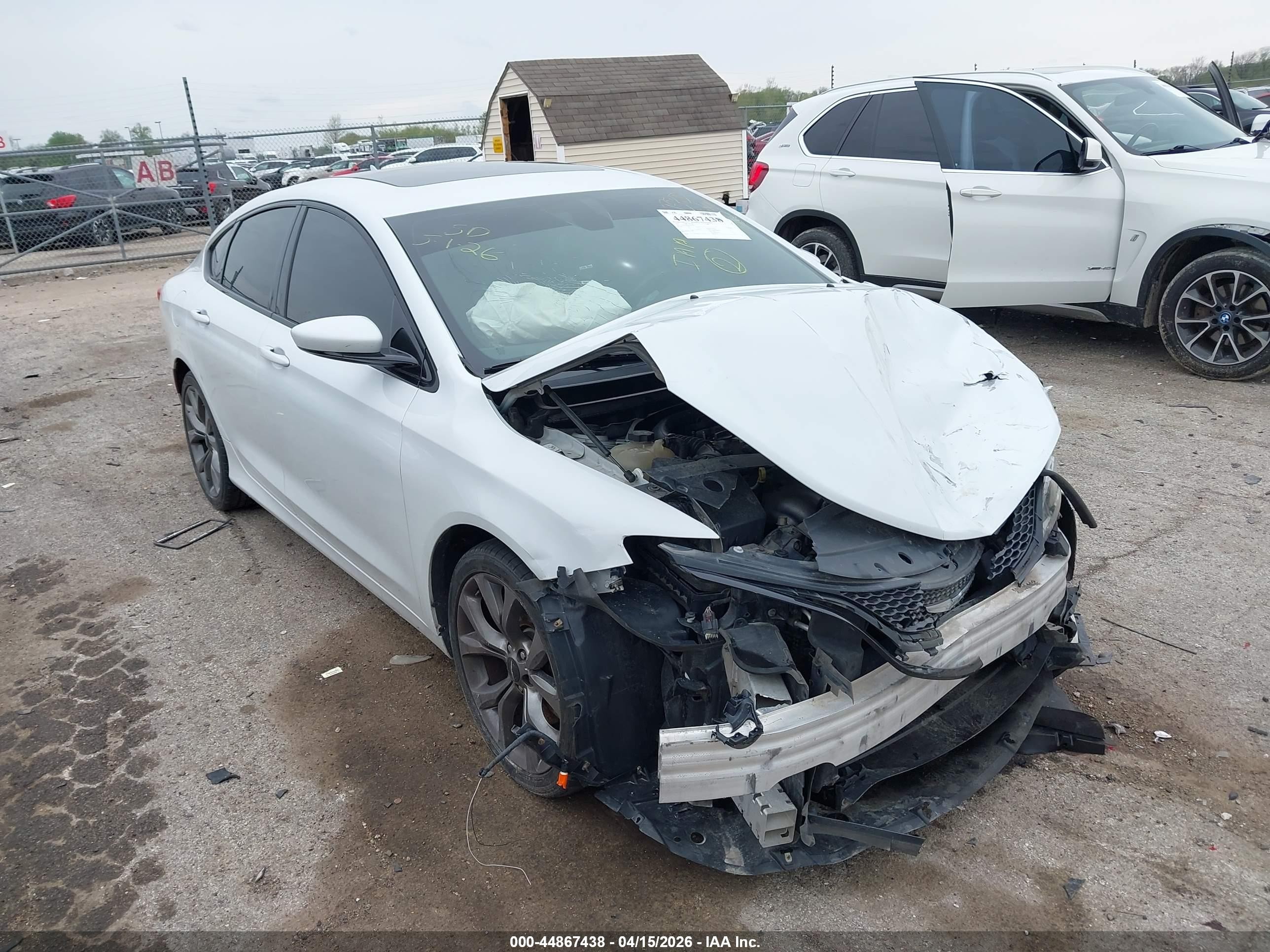 2015 Chrysler 200 S Белый vin: 1C3CCCBB5FN614742