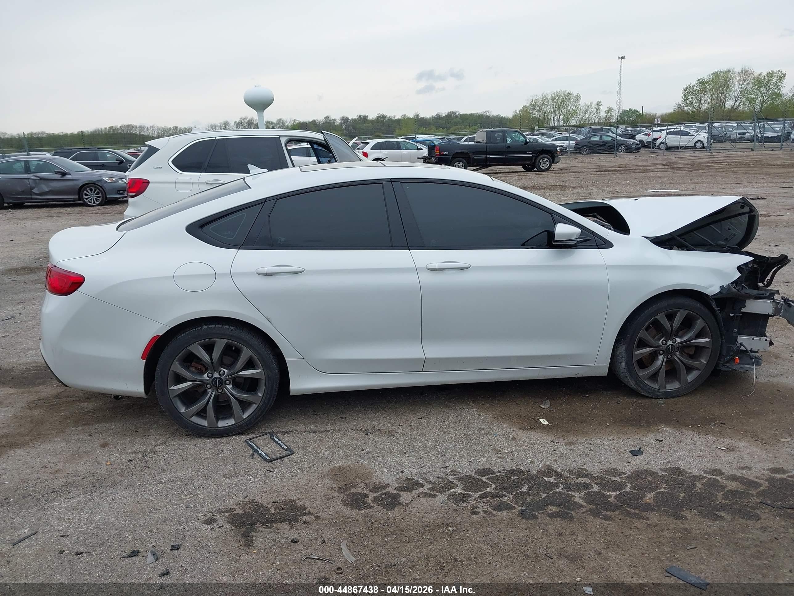 2015 Chrysler 200 S Белый vin: 1C3CCCBB5FN614742