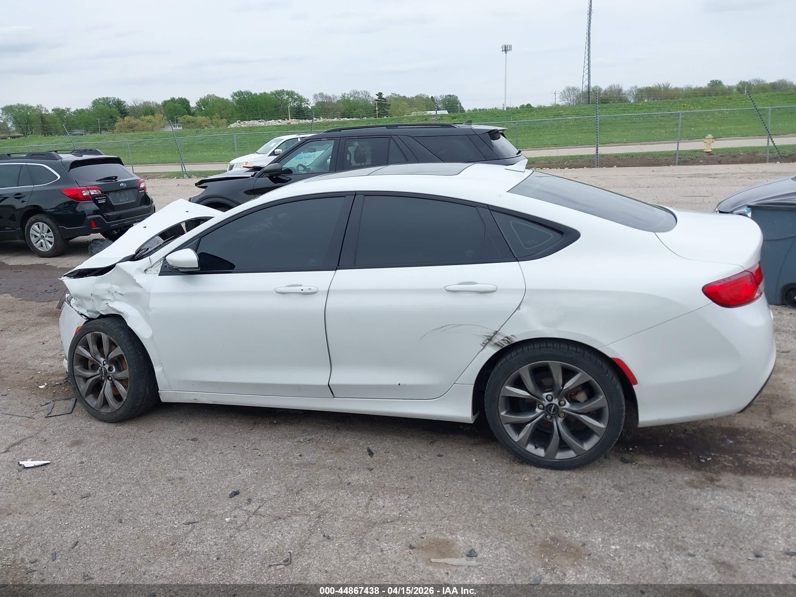 2015 Chrysler 200 S Белый vin: 1C3CCCBB5FN614742