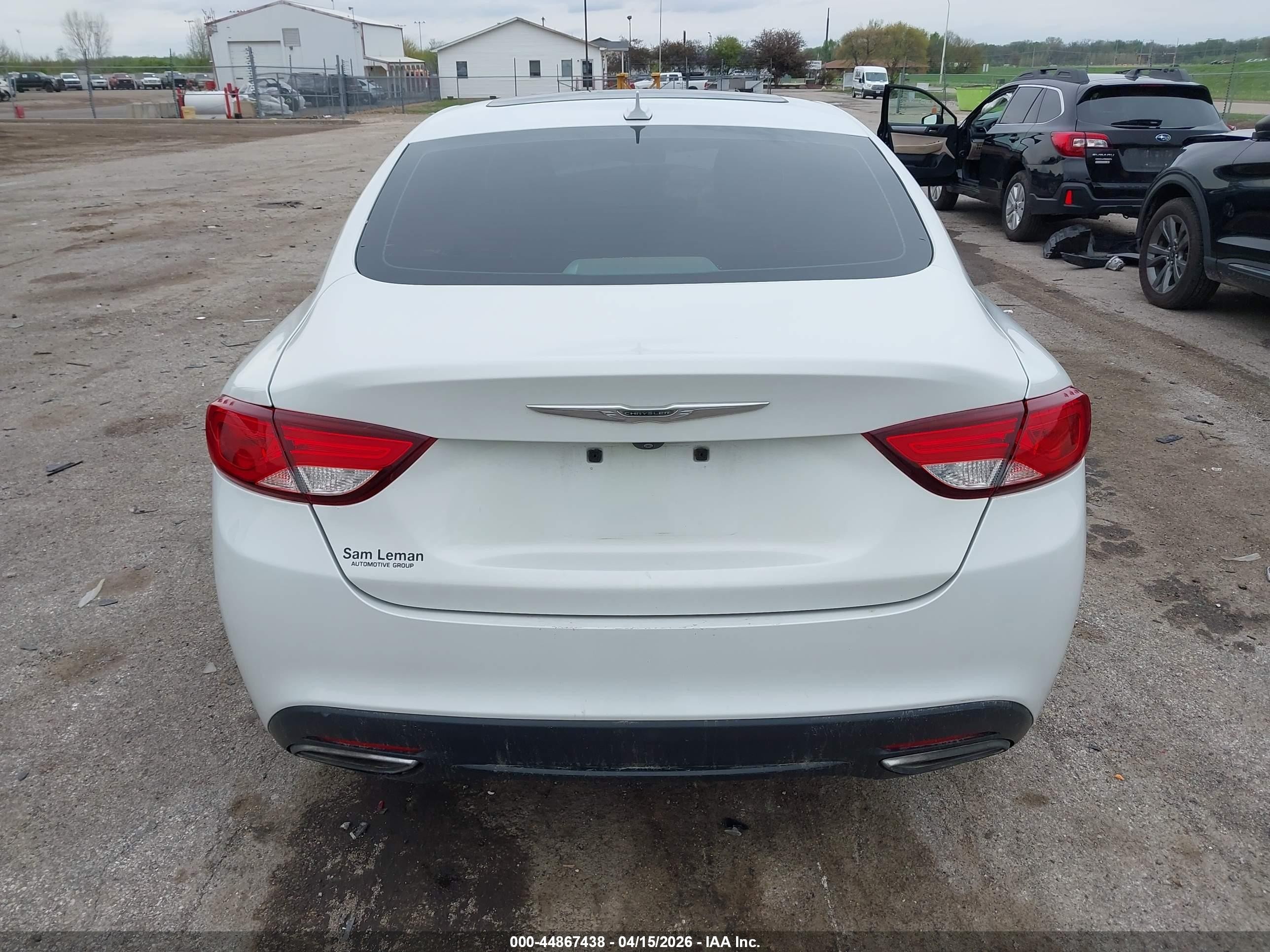 2015 Chrysler 200 S Белый vin: 1C3CCCBB5FN614742