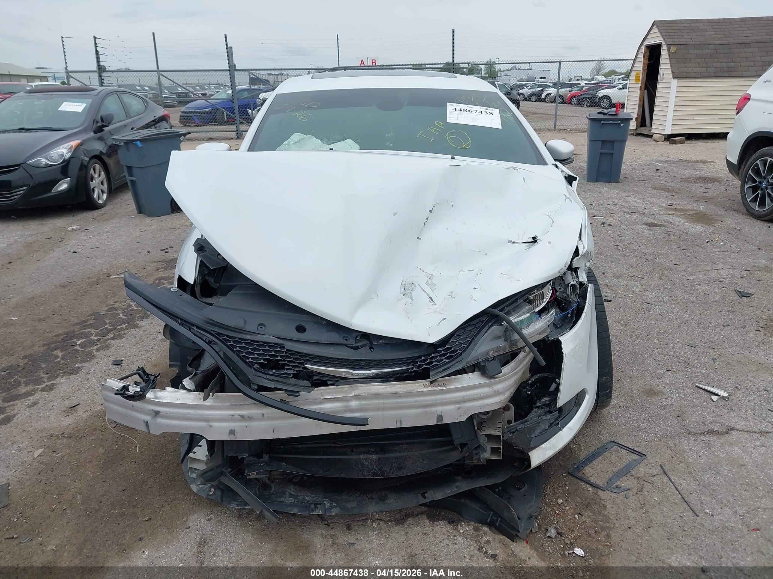 2015 Chrysler 200 S Белый vin: 1C3CCCBB5FN614742