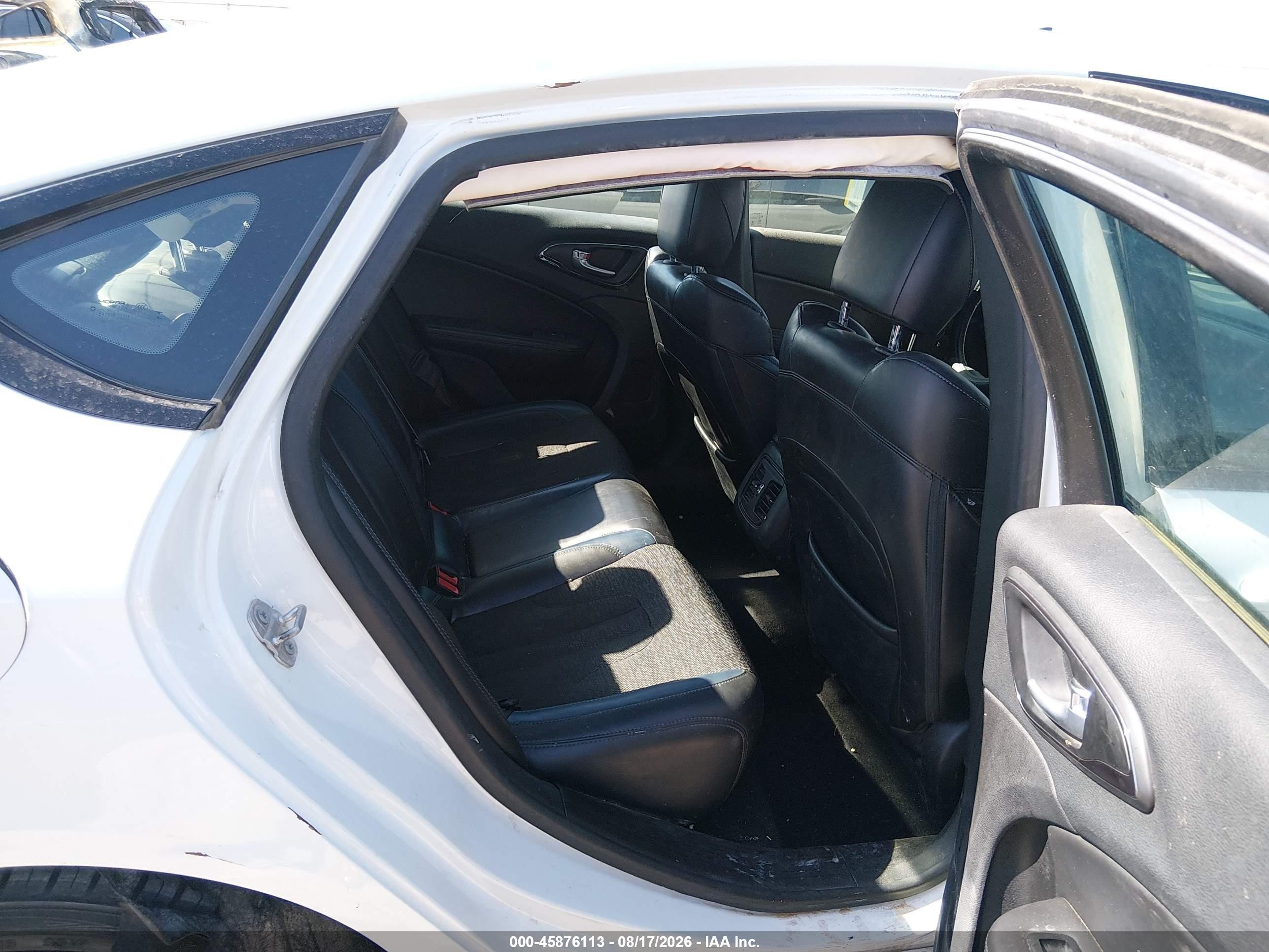 2015 Chrysler 200 S White vin: 1C3CCCBB5FN634439