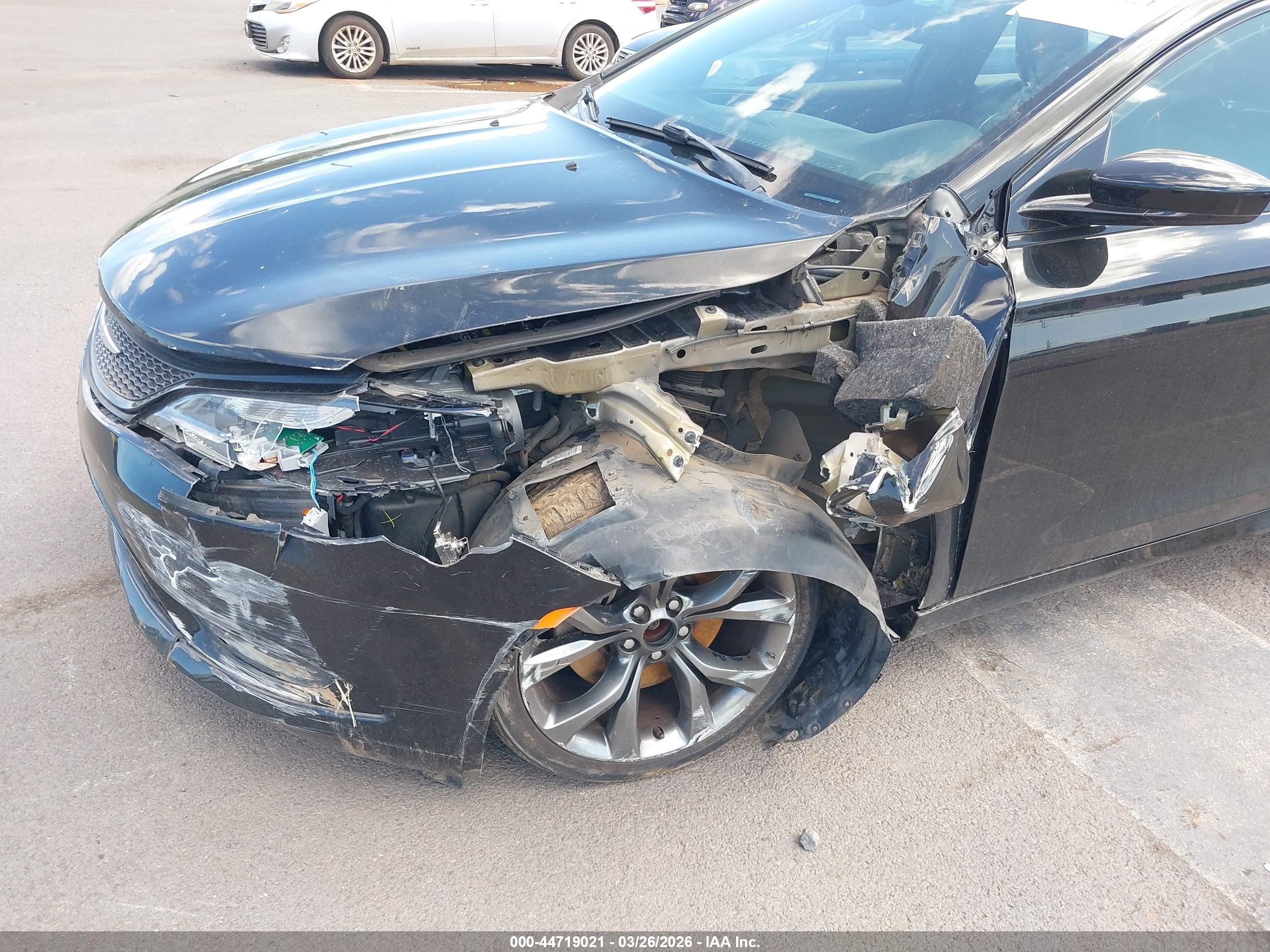 2015 Chrysler 200 S Черный vin: 1C3CCCBB7FN558139