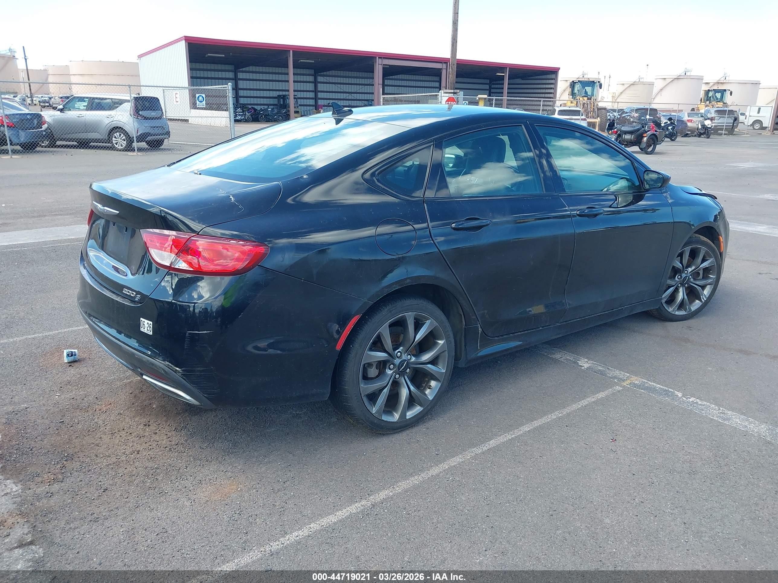 2015 Chrysler 200 S Черный vin: 1C3CCCBB7FN558139