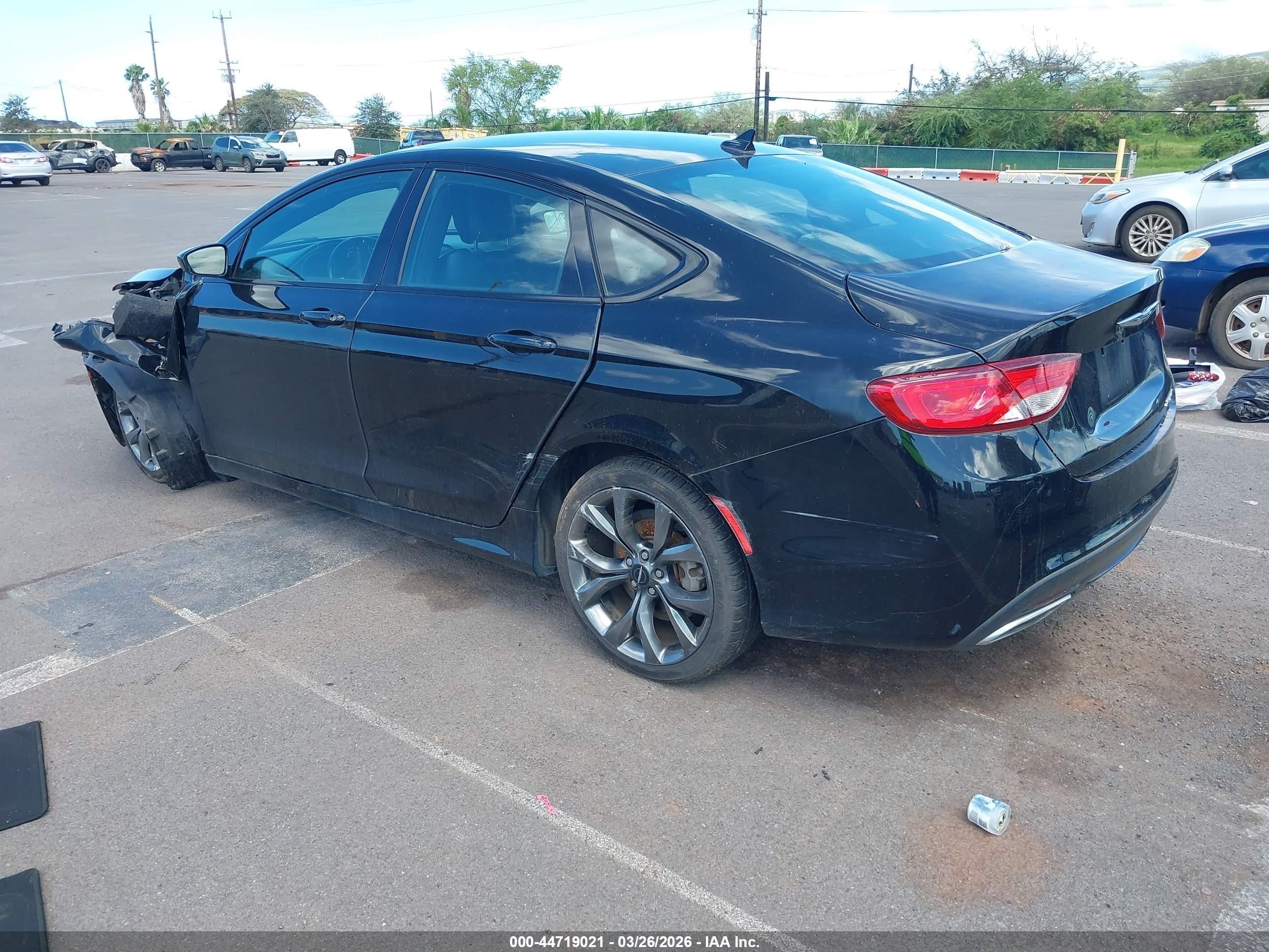 2015 Chrysler 200 S Черный vin: 1C3CCCBB7FN558139
