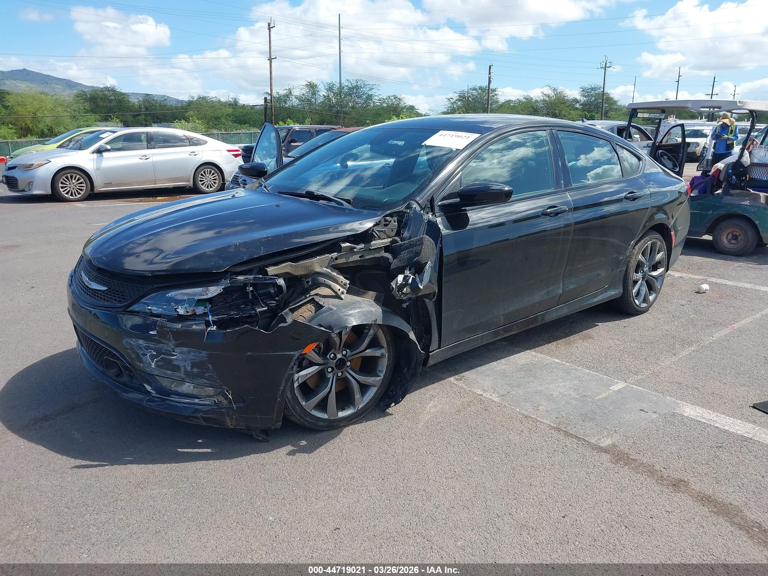 2015 Chrysler 200 S Черный vin: 1C3CCCBB7FN558139
