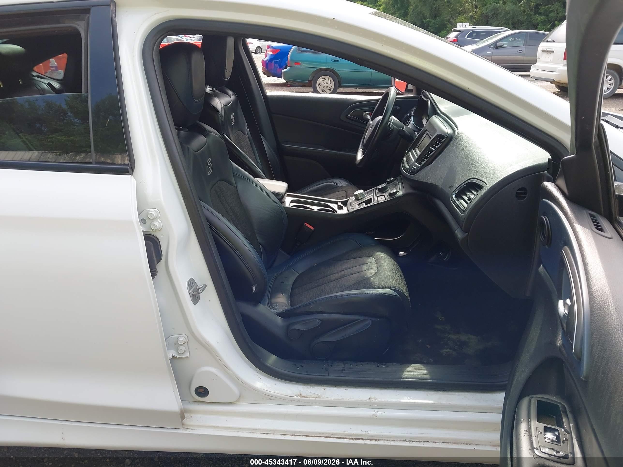 2015 Chrysler 200 S White vin: 1C3CCCBB7FN559954