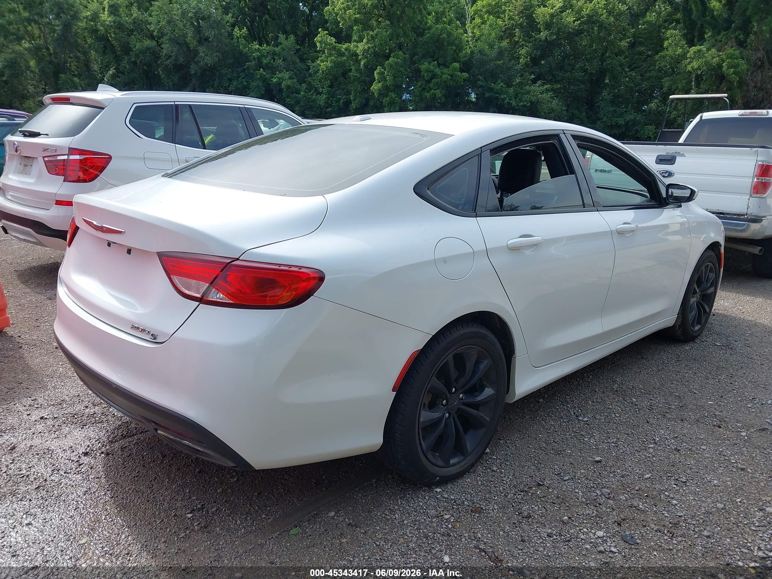 2015 Chrysler 200 S White vin: 1C3CCCBB7FN559954
