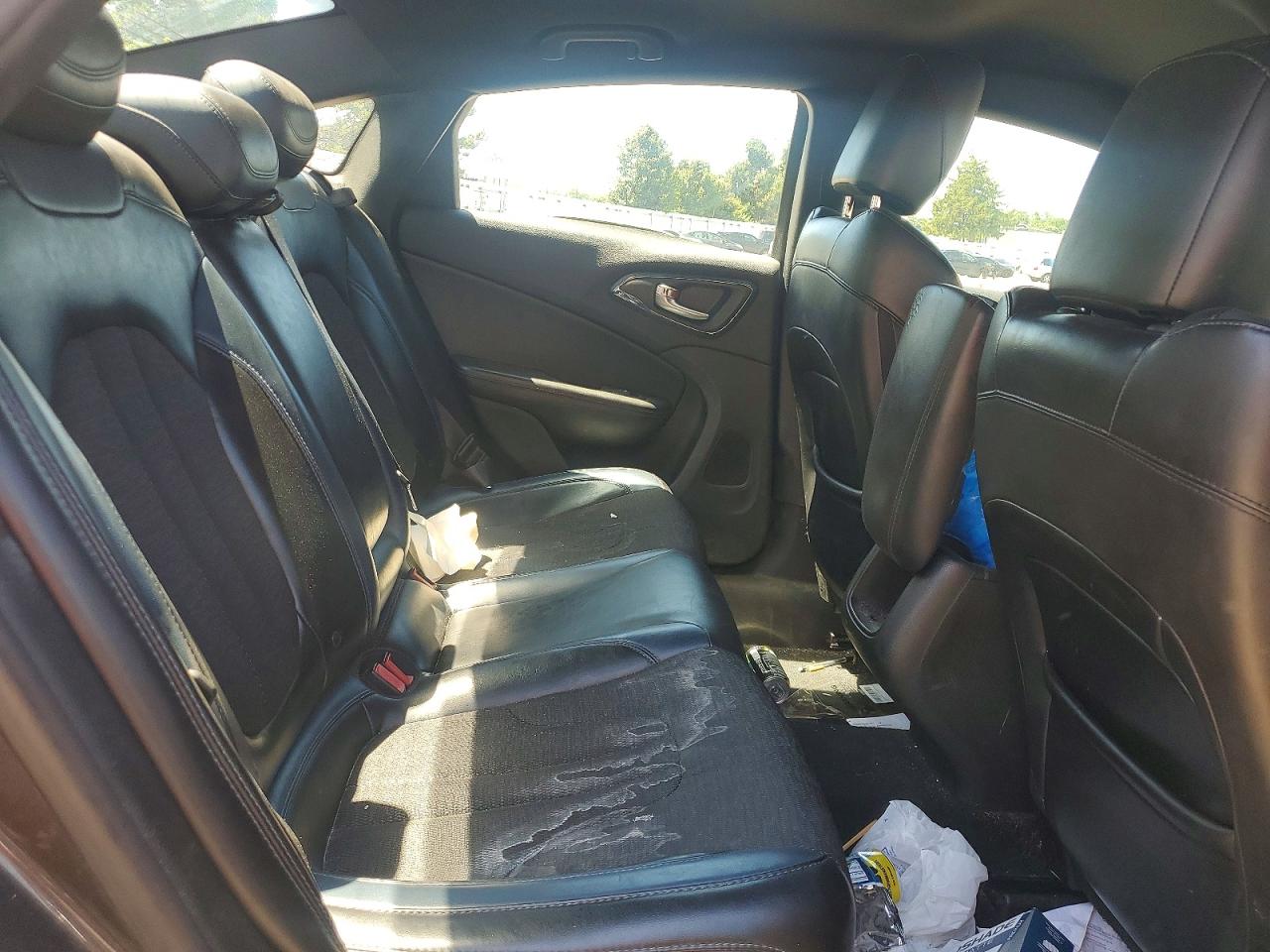2015 Chrysler 200 S Черный vin: 1C3CCCBB7FN566130