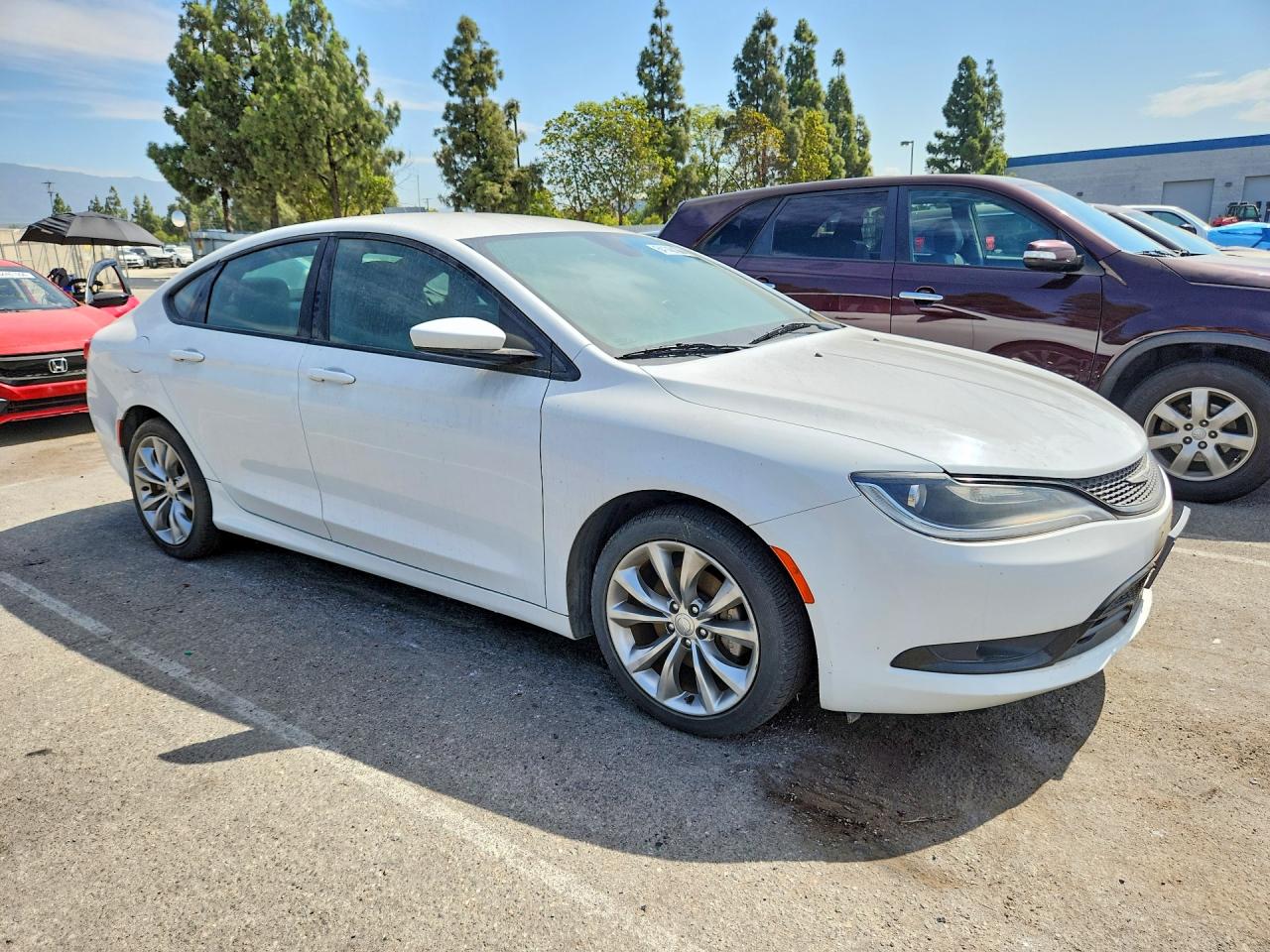 2015 Chrysler 200 S White vin: 1C3CCCBB7FN746921