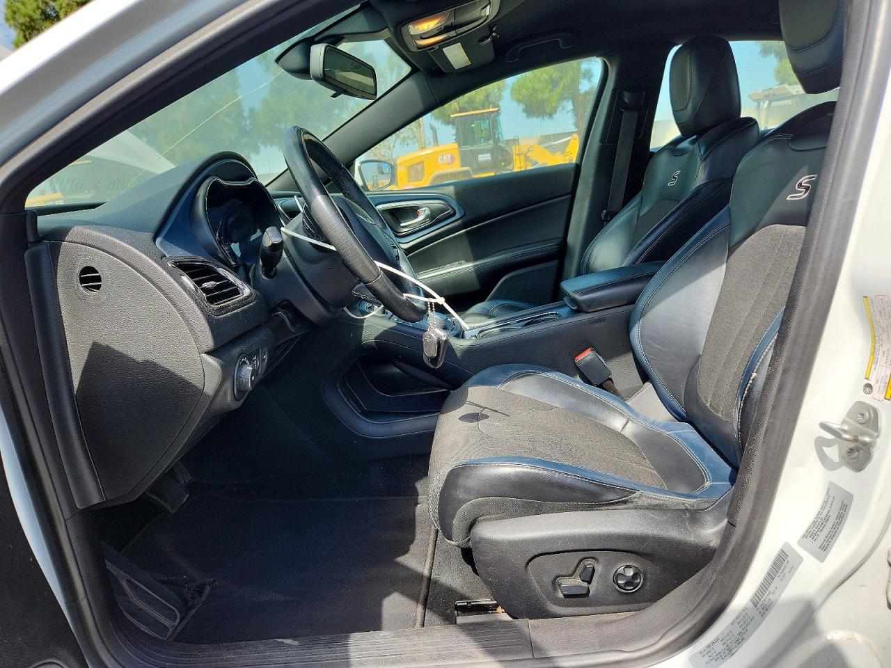 2015 Chrysler 200 S White vin: 1C3CCCBB7FN746921