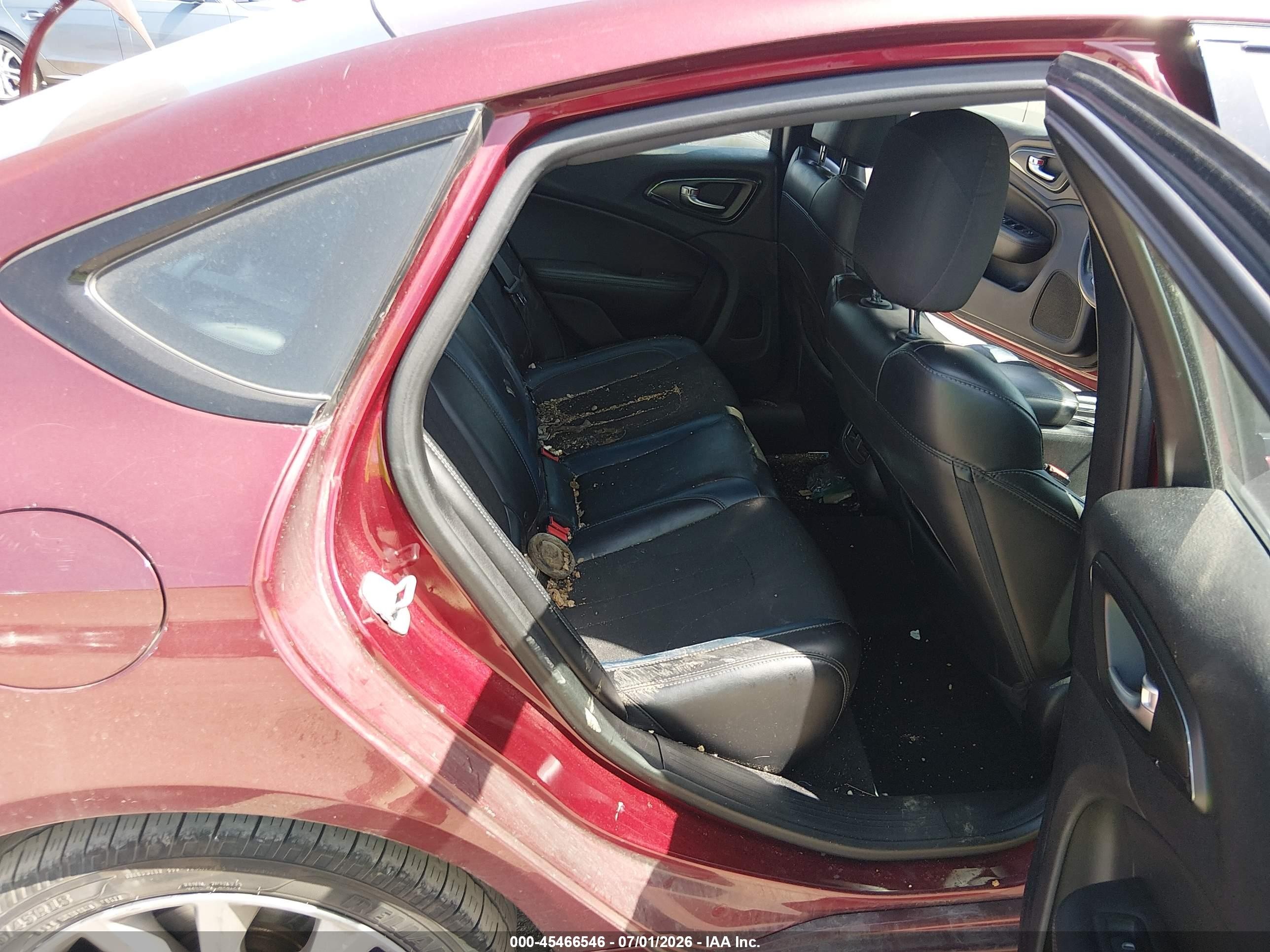 2015 Chrysler 200 S Red vin: 1C3CCCBB7FN749155