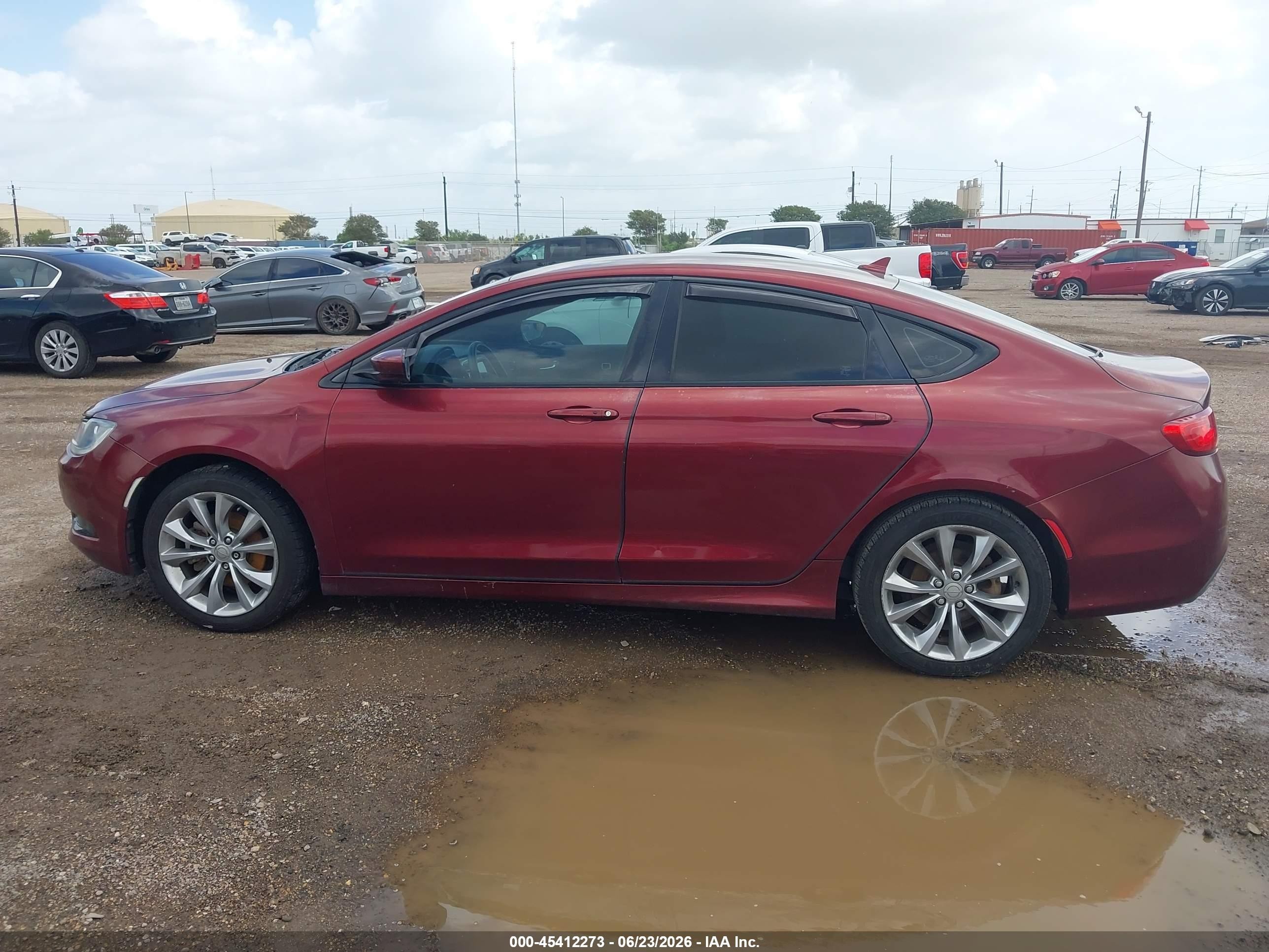 2015 Chrysler 200 S Maroon vin: 1C3CCCBB8FN654054