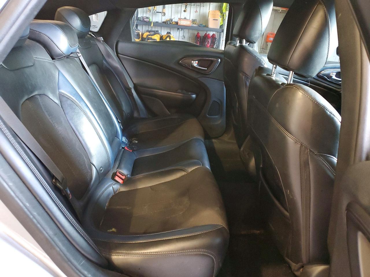2015 Chrysler 200 S Серебряный vin: 1C3CCCBB9FN585164