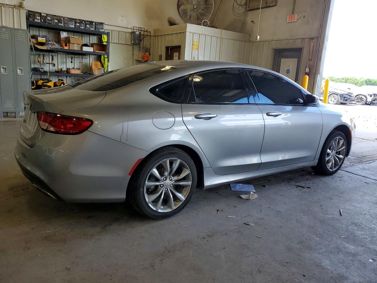 2015 Chrysler 200 S Серебряный vin: 1C3CCCBB9FN585164