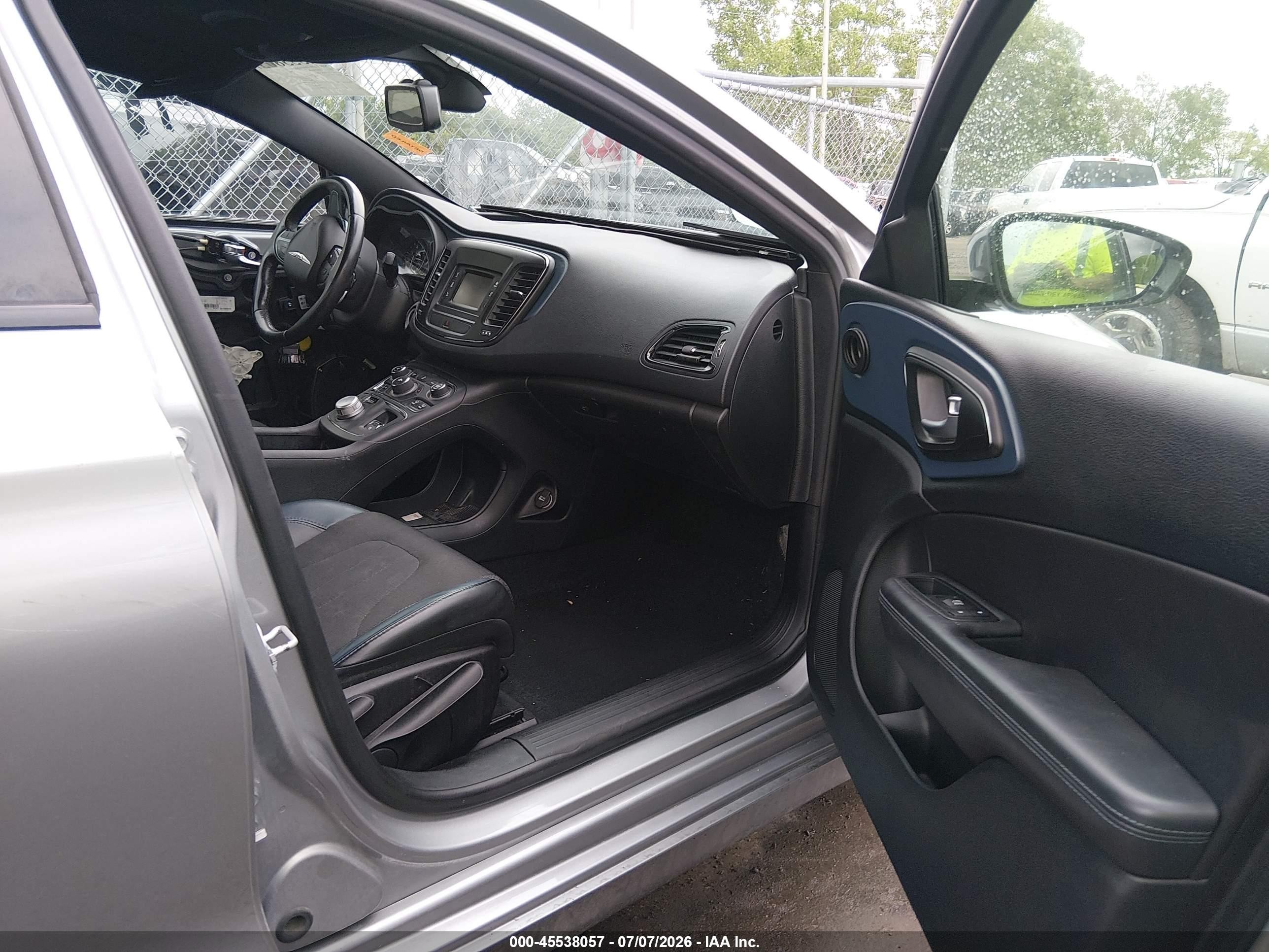 2015 Chrysler 200 S Gray vin: 1C3CCCBB9FN686060