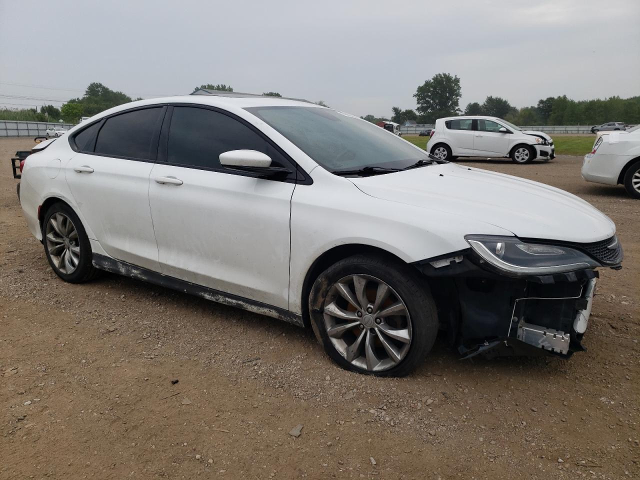 2015 Chrysler 200 S White vin: 1C3CCCBBXFN759954