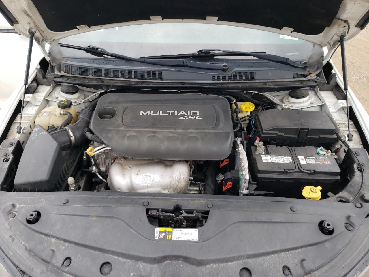 2015 Chrysler 200 S White vin: 1C3CCCBBXFN759954