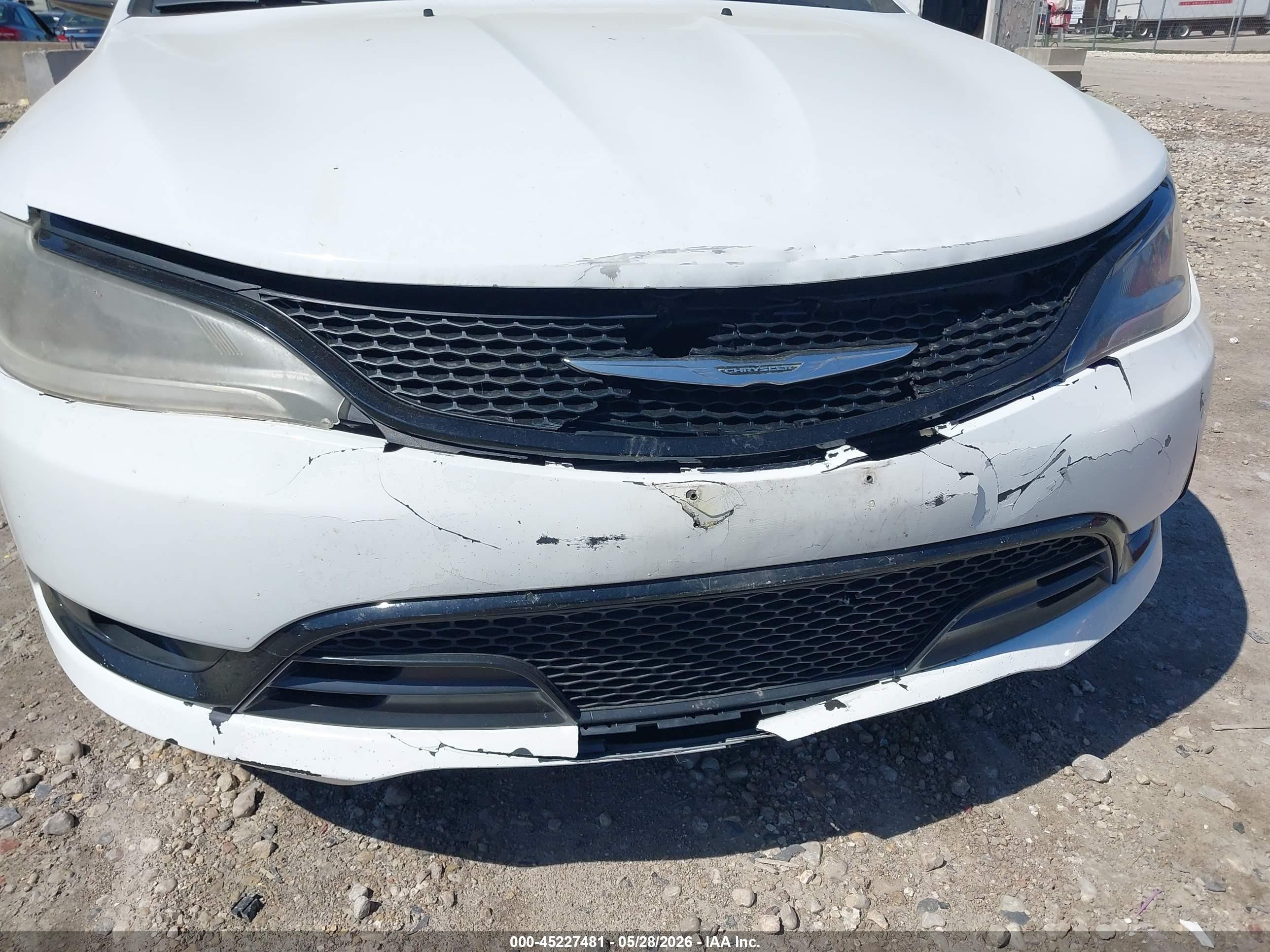 2015 Chrysler 200 S White vin: 1C3CCCBG0FN581239