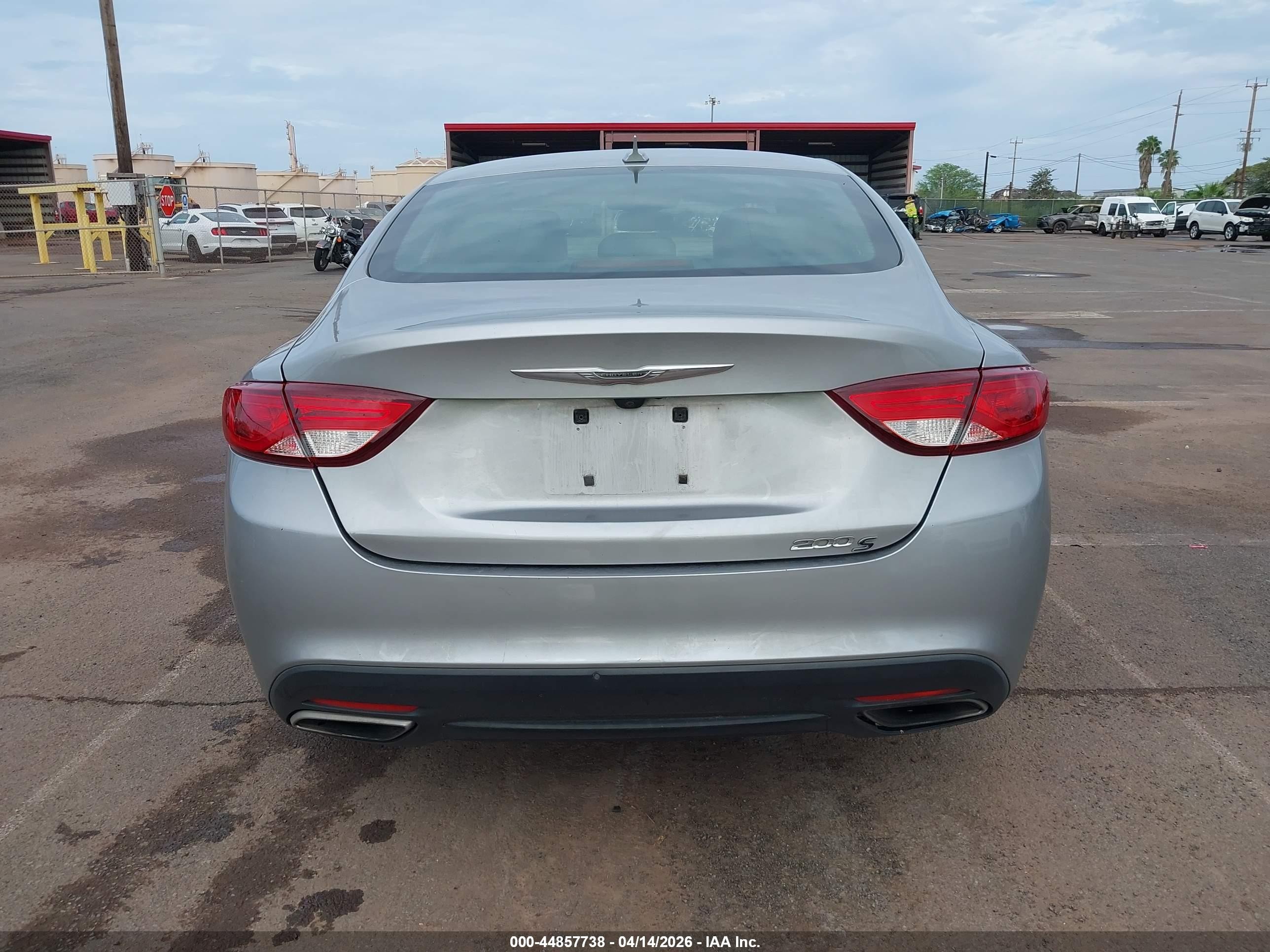 2015 Chrysler 200 S White vin: 1C3CCCBG1FN653274