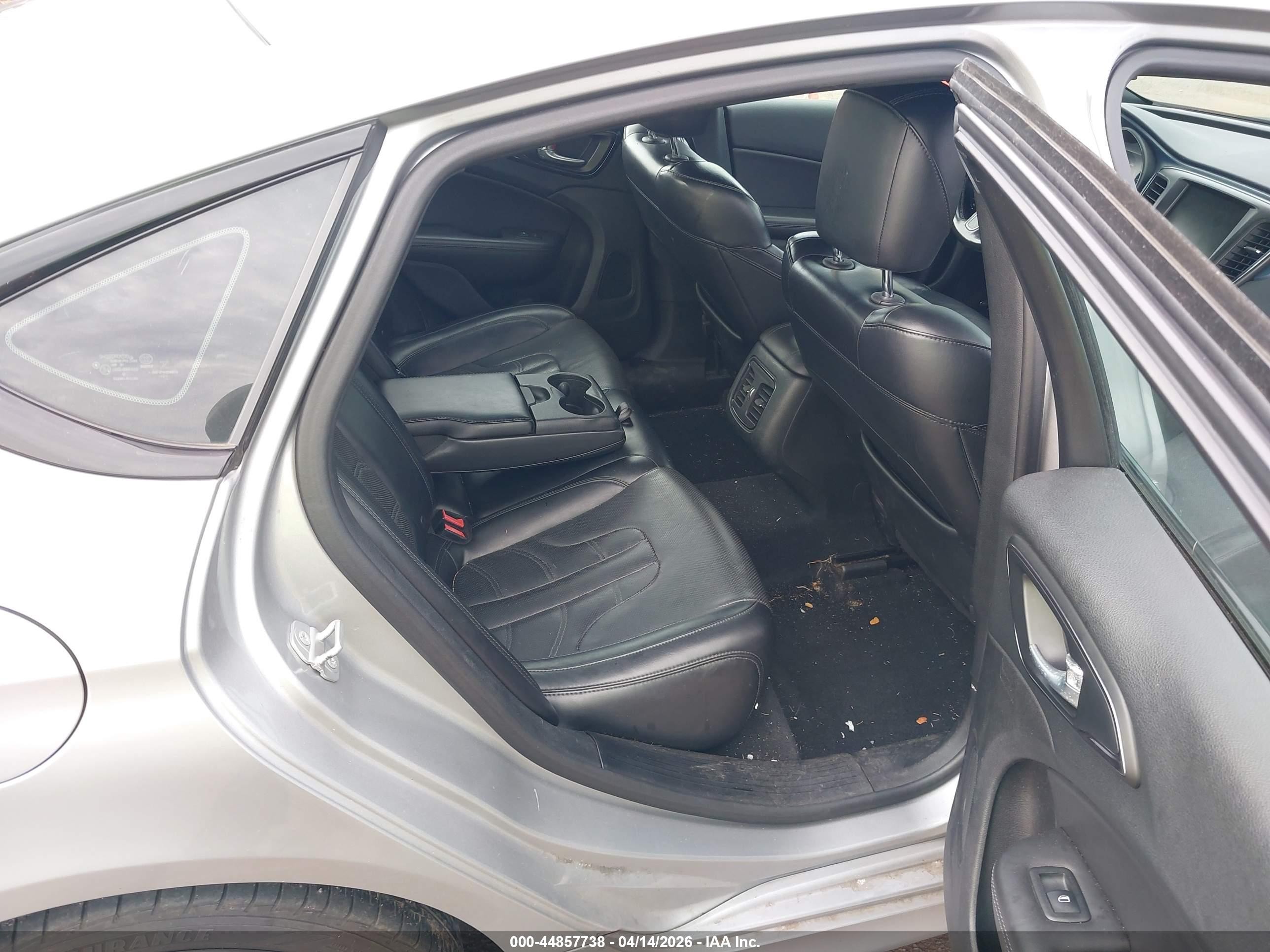 2015 Chrysler 200 S White vin: 1C3CCCBG1FN653274