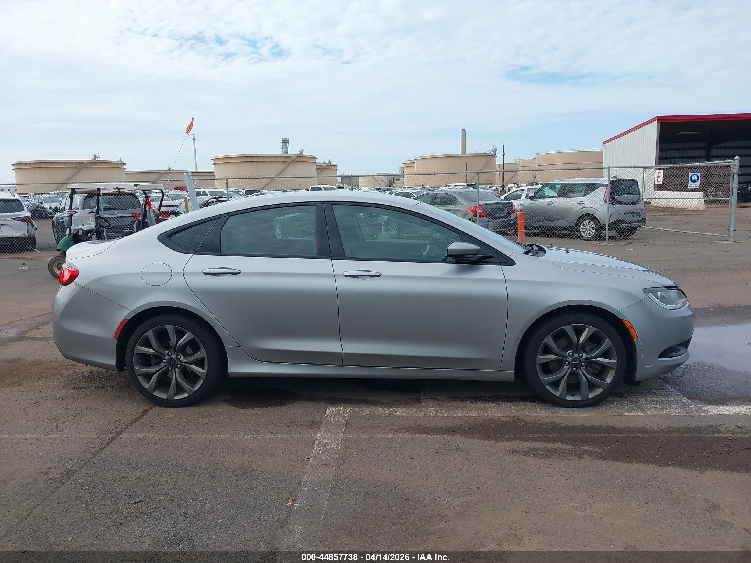 2015 Chrysler 200 S White vin: 1C3CCCBG1FN653274