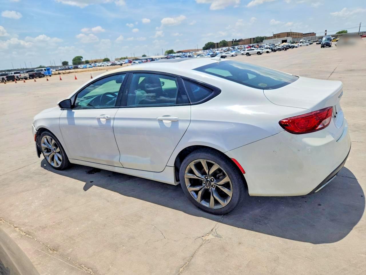 2015 Chrysler 200 S White vin: 1C3CCCBG1FN661553