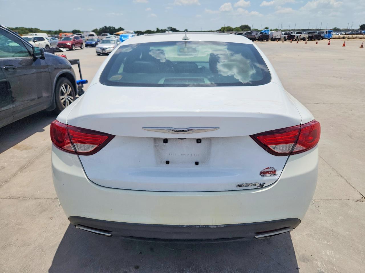2015 Chrysler 200 S White vin: 1C3CCCBG1FN661553