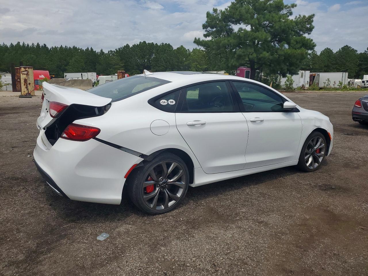 2015 Chrysler 200 S White vin: 1C3CCCBG1FN673380