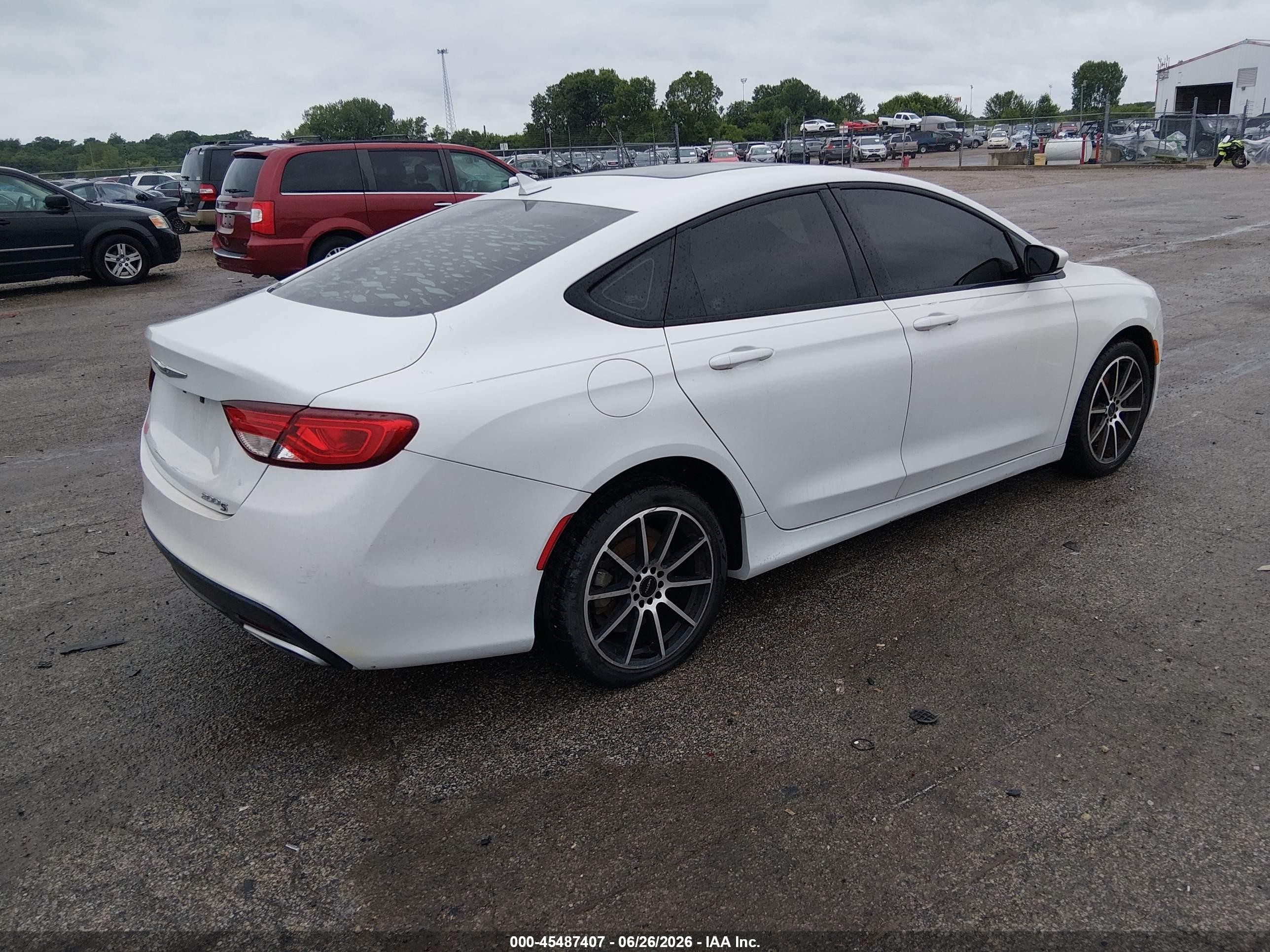 2015 Chrysler 200 S White vin: 1C3CCCBG2FN673310