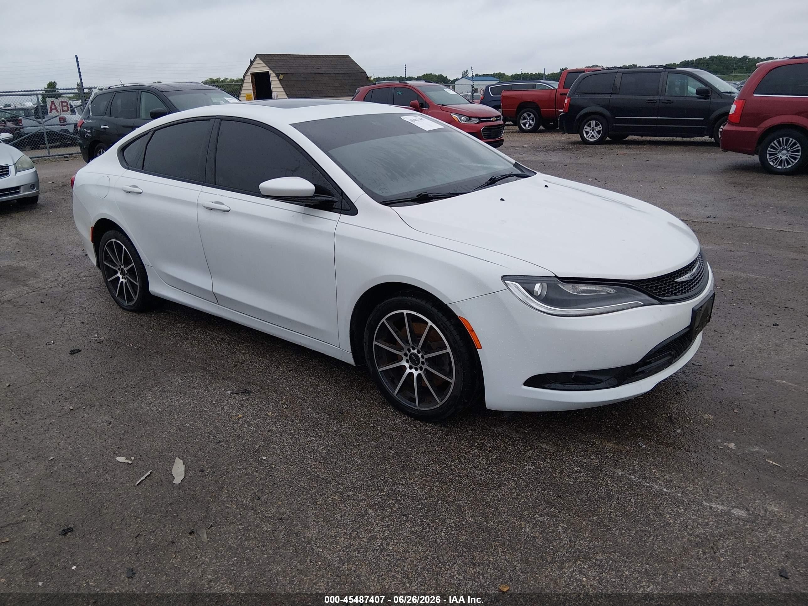 2015 Chrysler 200 S White vin: 1C3CCCBG2FN673310