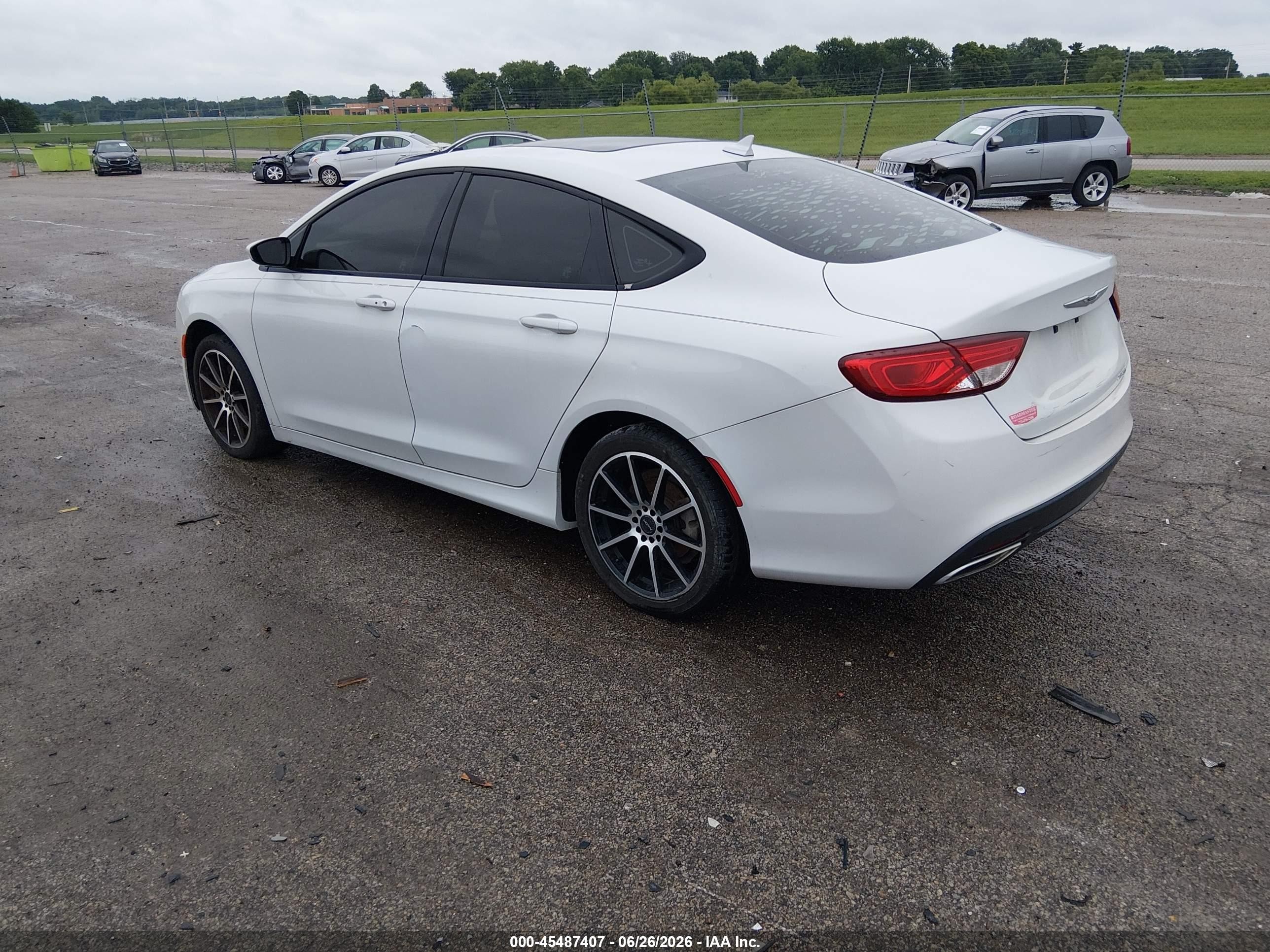 2015 Chrysler 200 S White vin: 1C3CCCBG2FN673310
