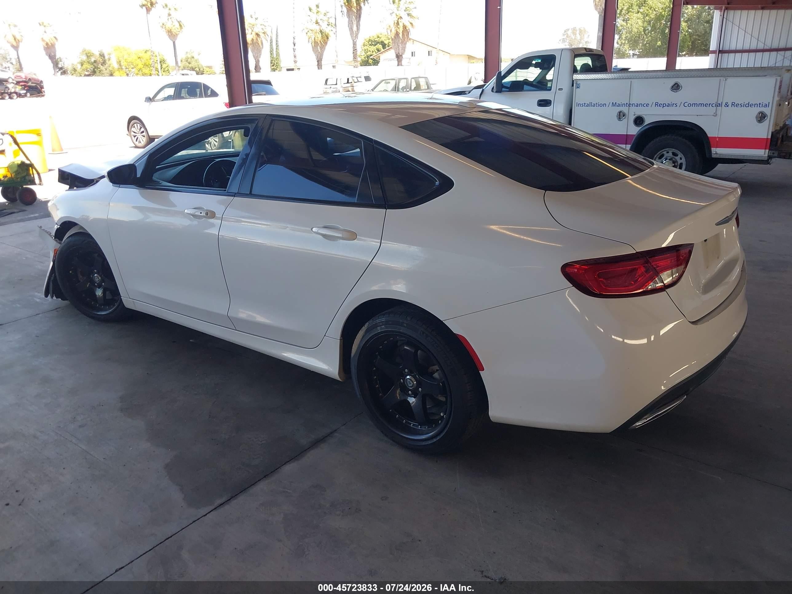 2015 Chrysler 200 S White vin: 1C3CCCBG3FN627520