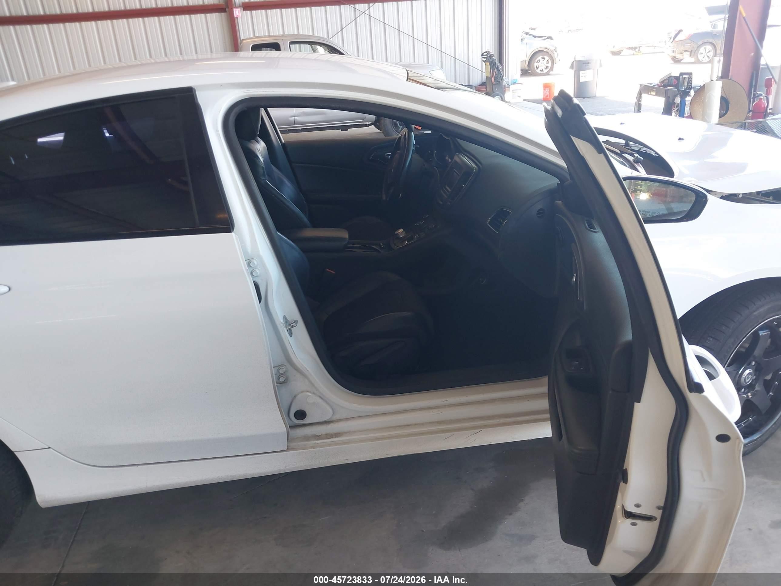 2015 Chrysler 200 S White vin: 1C3CCCBG3FN627520