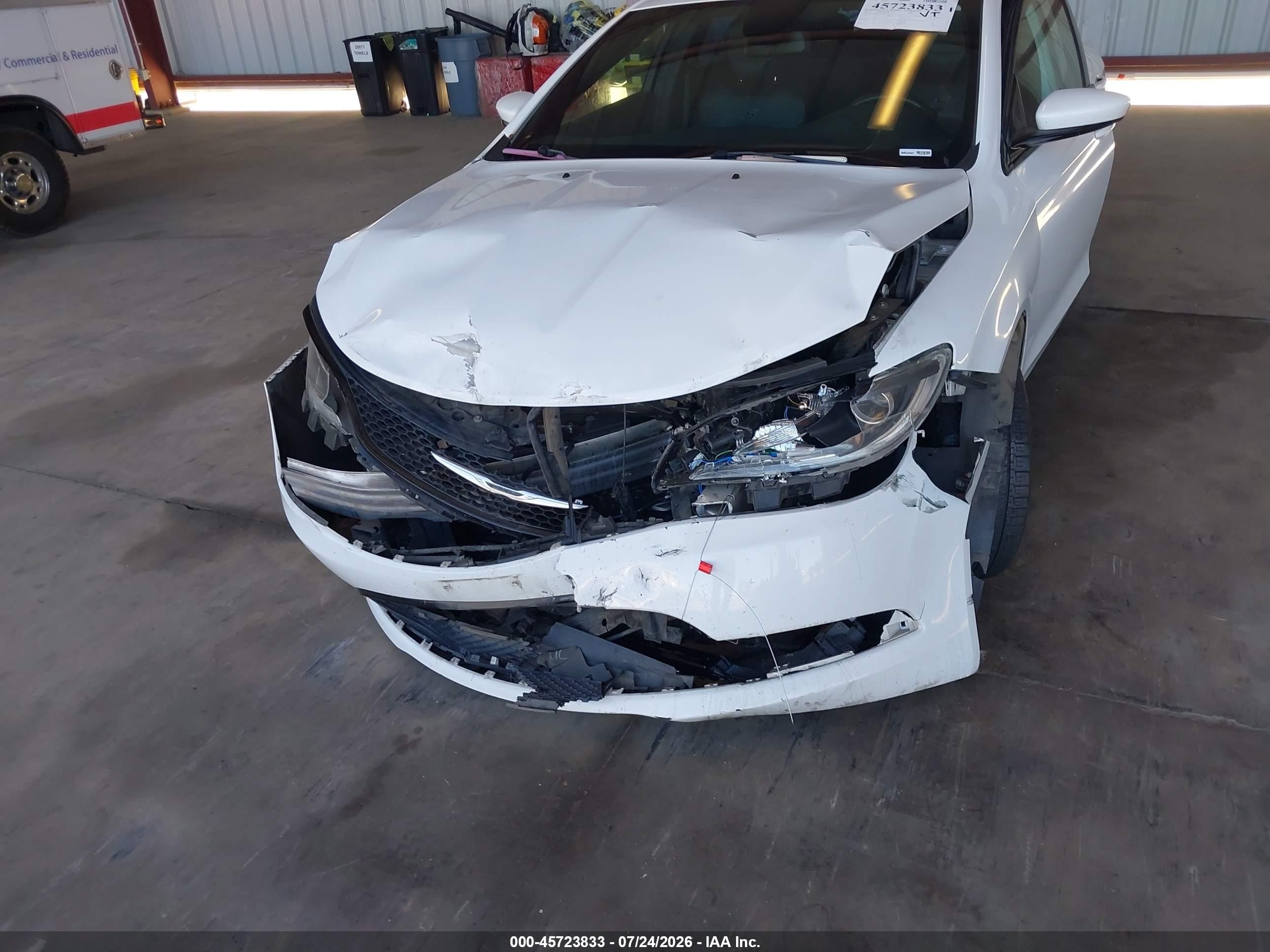 2015 Chrysler 200 S White vin: 1C3CCCBG3FN627520