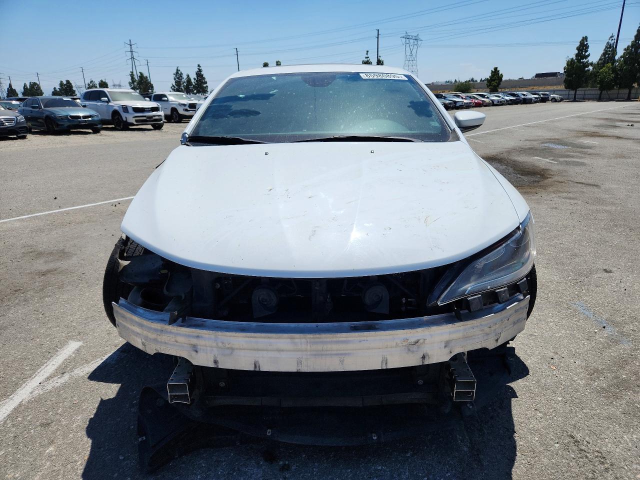 2015 Chrysler 200 S White vin: 1C3CCCBG4FN511629
