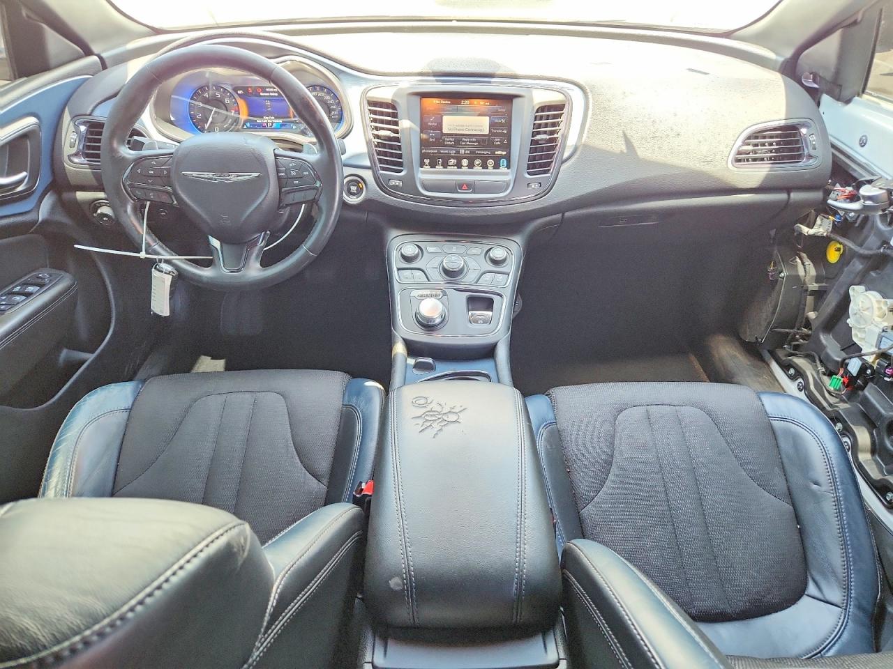 2015 Chrysler 200 S White vin: 1C3CCCBG4FN511629