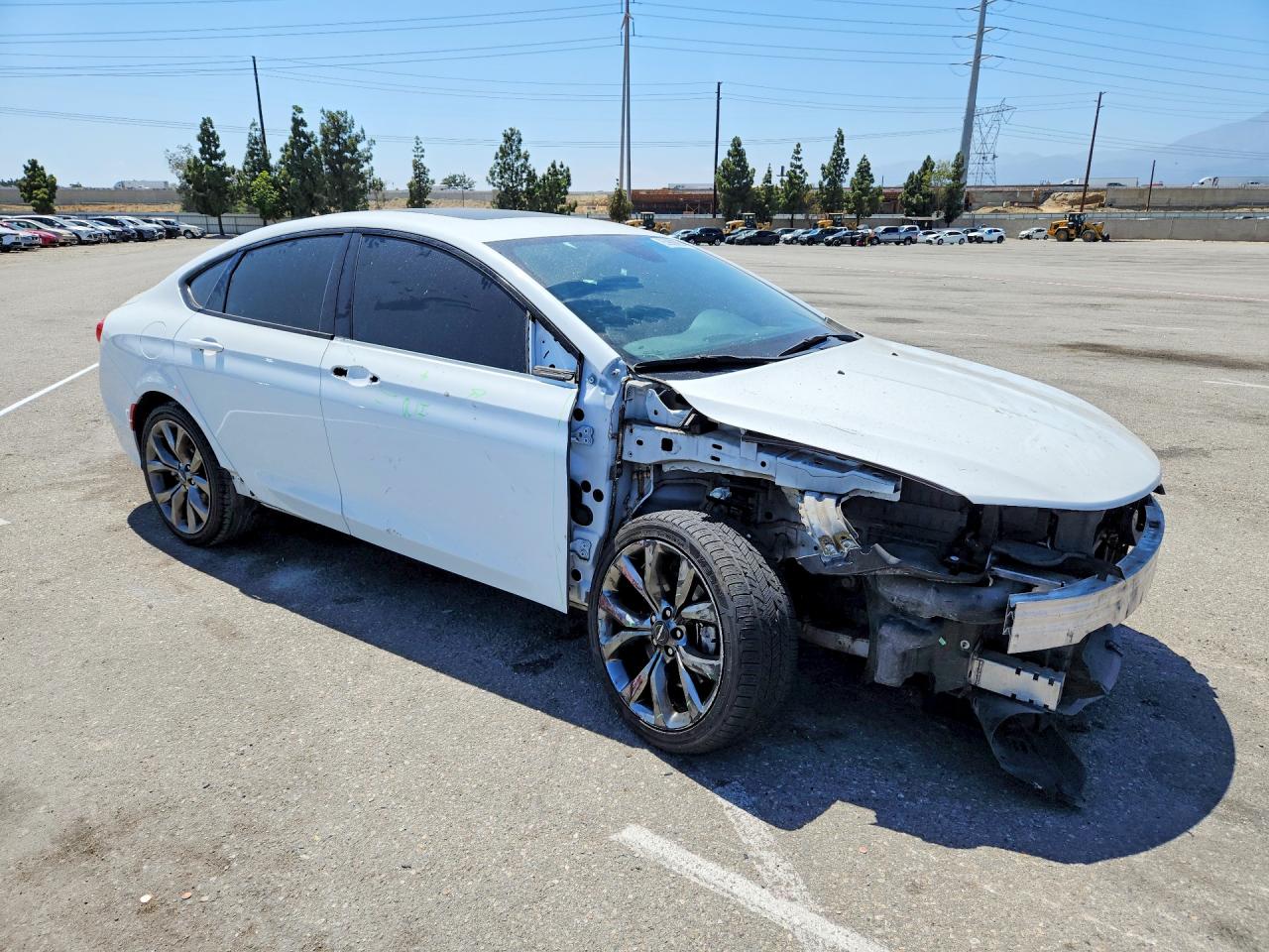 2015 Chrysler 200 S White vin: 1C3CCCBG4FN511629
