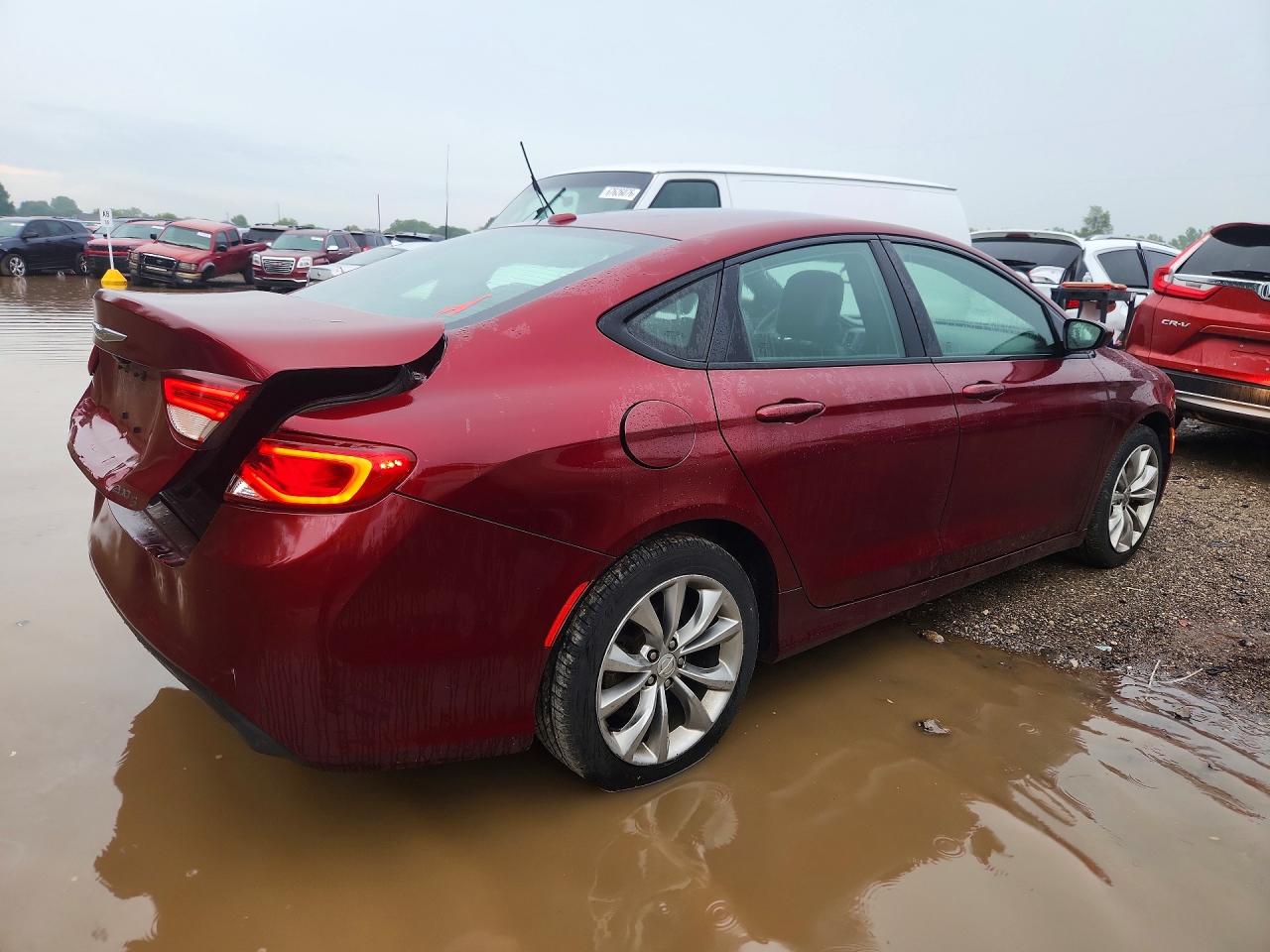 2015 Chrysler 200 S Red vin: 1C3CCCBG4FN528186